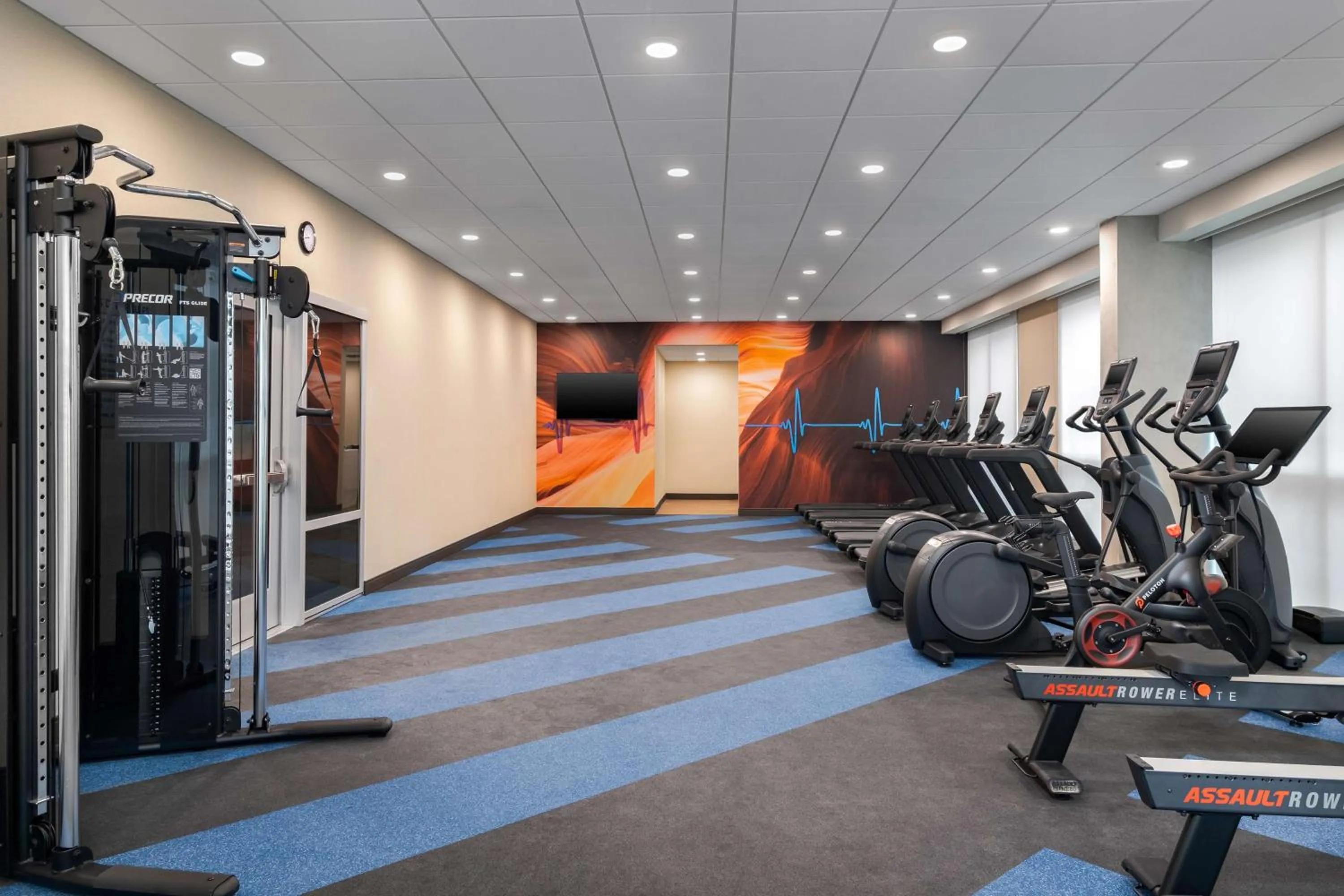 Fitness centre/facilities in Tru By Hilton Phoenix Midtown