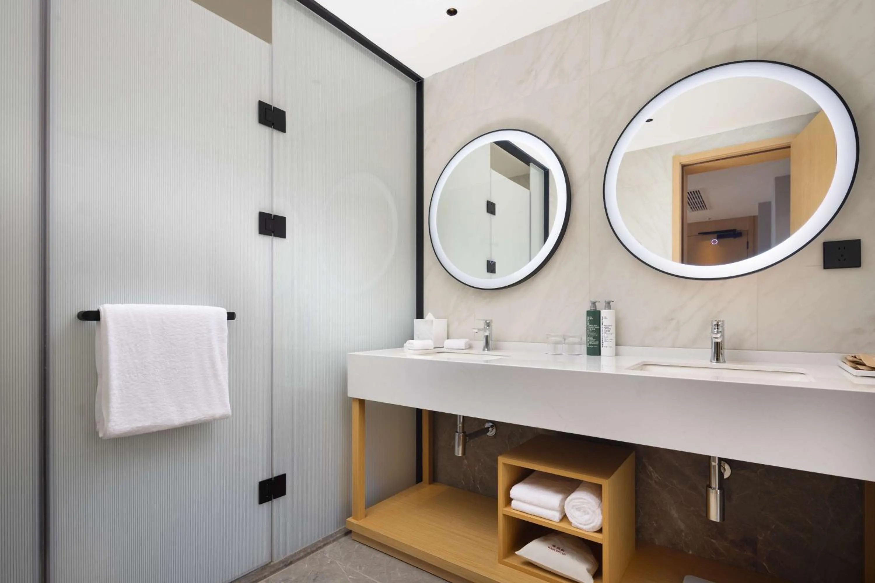 Bathroom in Hilton Garden Inn Dali Ancient City