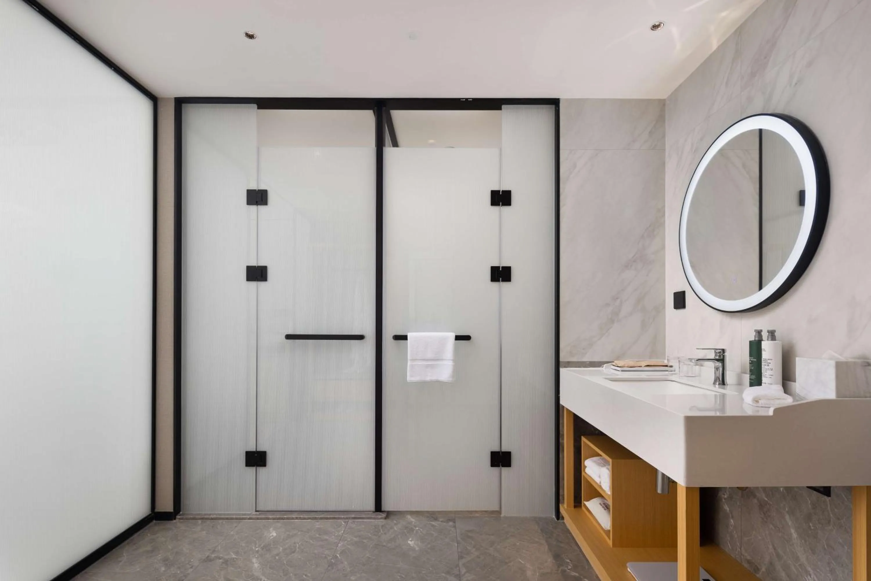 Bathroom in Hilton Garden Inn Dali Ancient City