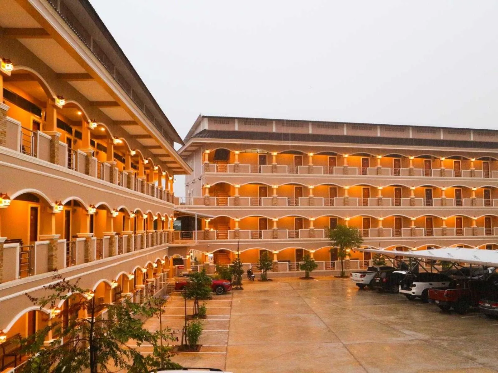 Facade/entrance in Capital O 75521 Sang Siri Apartment