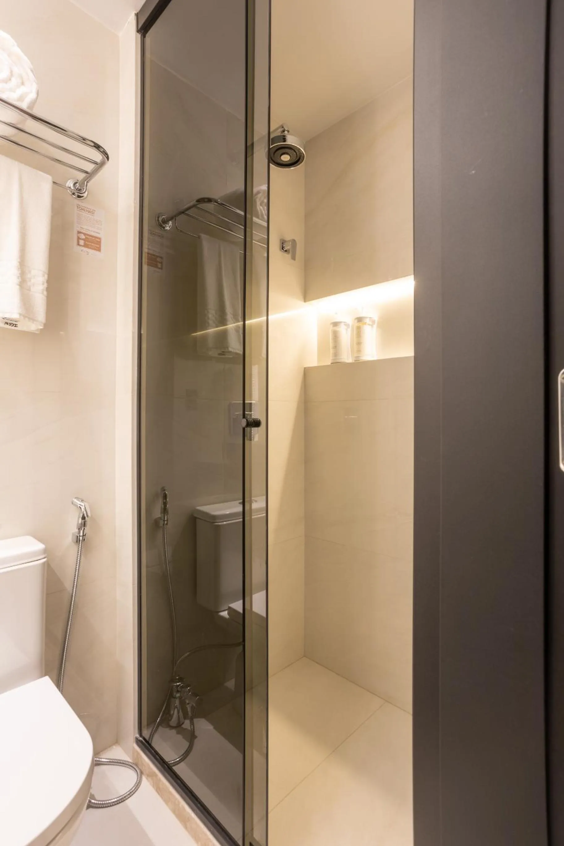 Toilet in Icon Hotel by Welkom