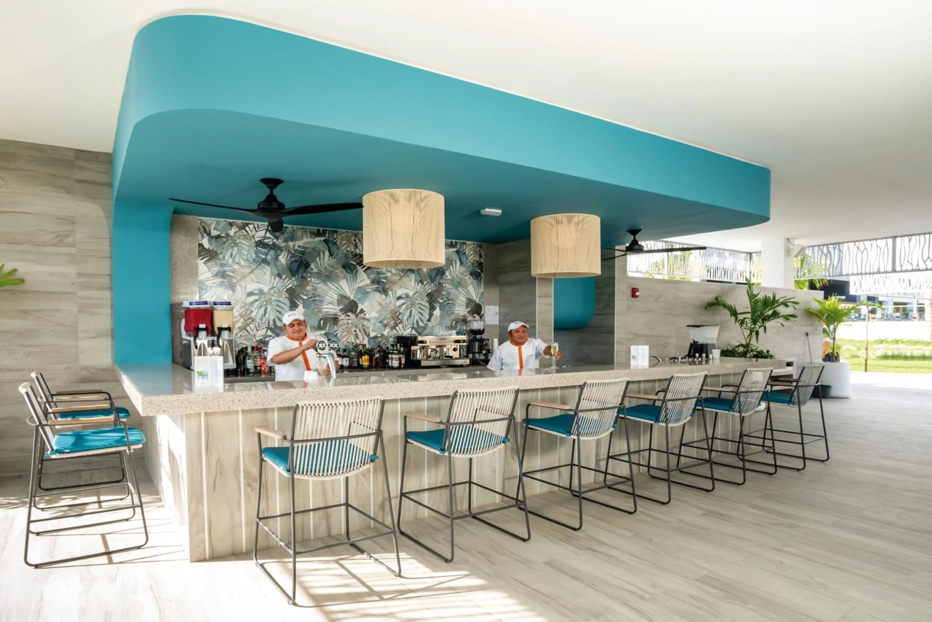 Lounge or bar in Riu Palace Kukulkan - Adults Only - All Inclusive