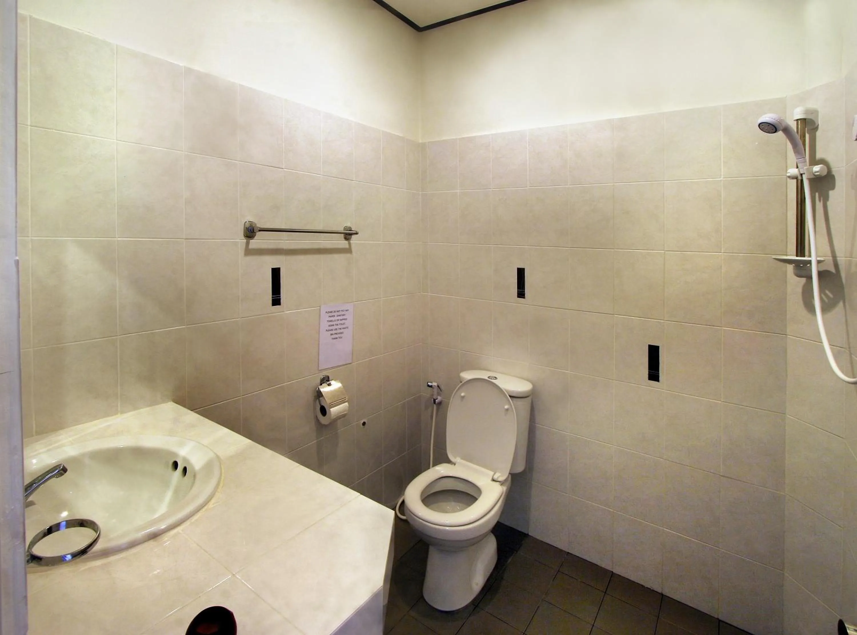 Bathroom in Karon Pool Hotel