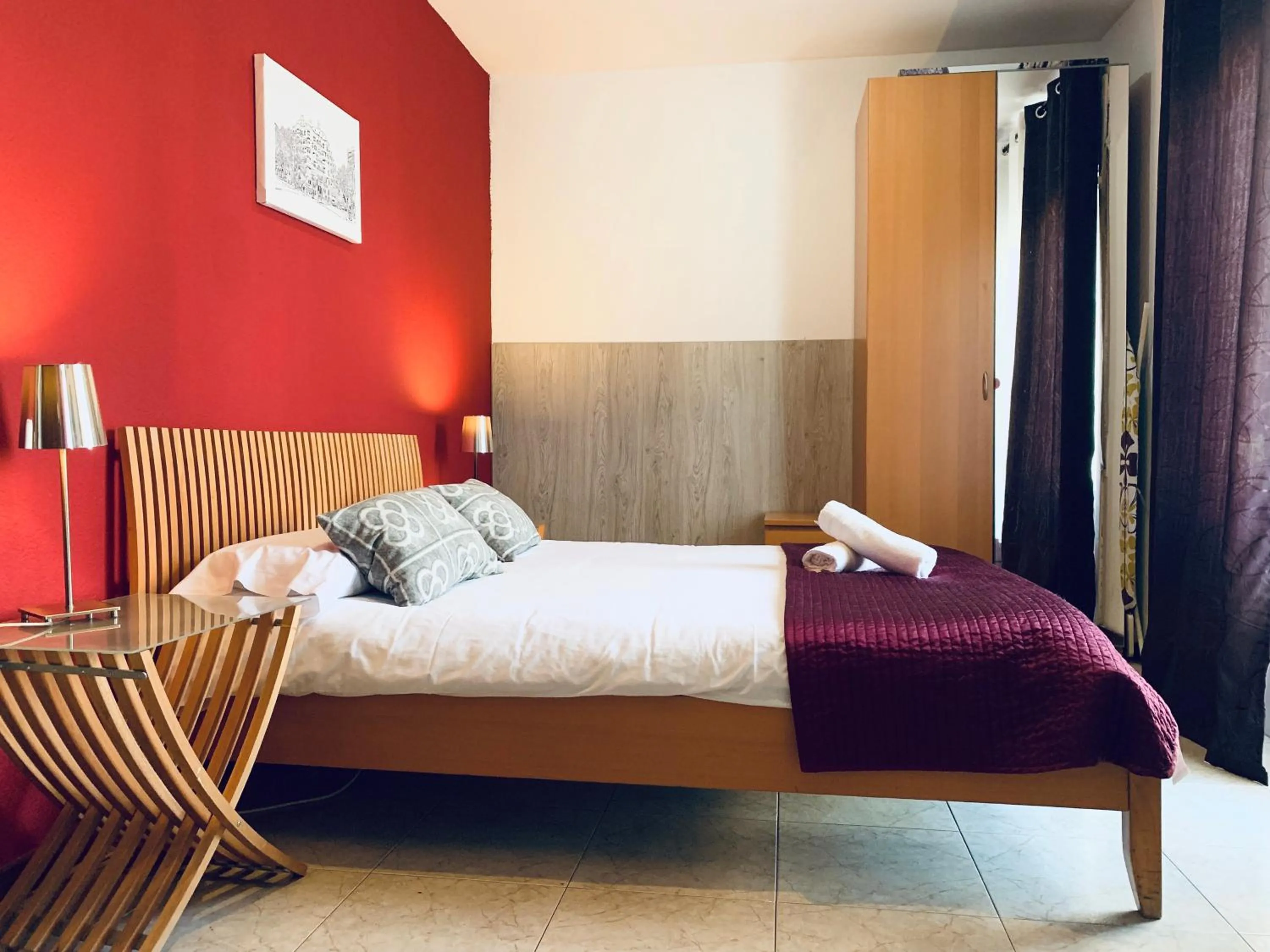 Bed in La Pedrera Residence