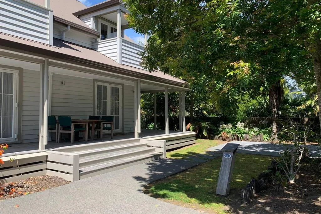 Capital Cottage 2-4 Bedroom- Russell Cottages Collection