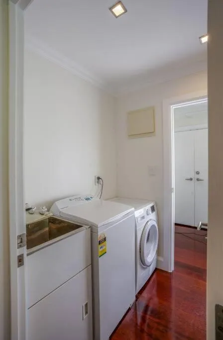 Capital Cottage 2-4 Bedroom- Russell Cottages Collection