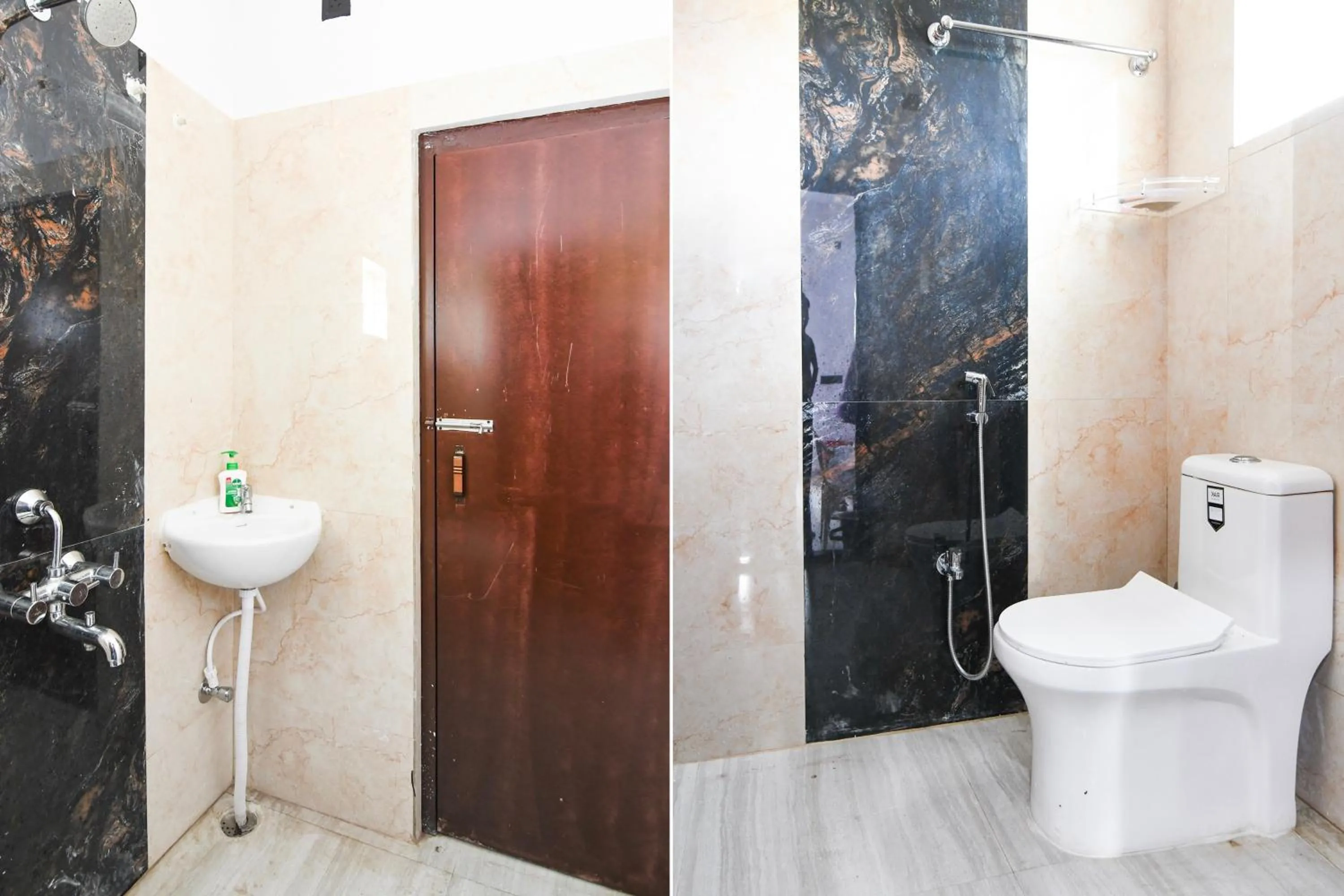 Bathroom in Super Hotel O MNJ Mansion