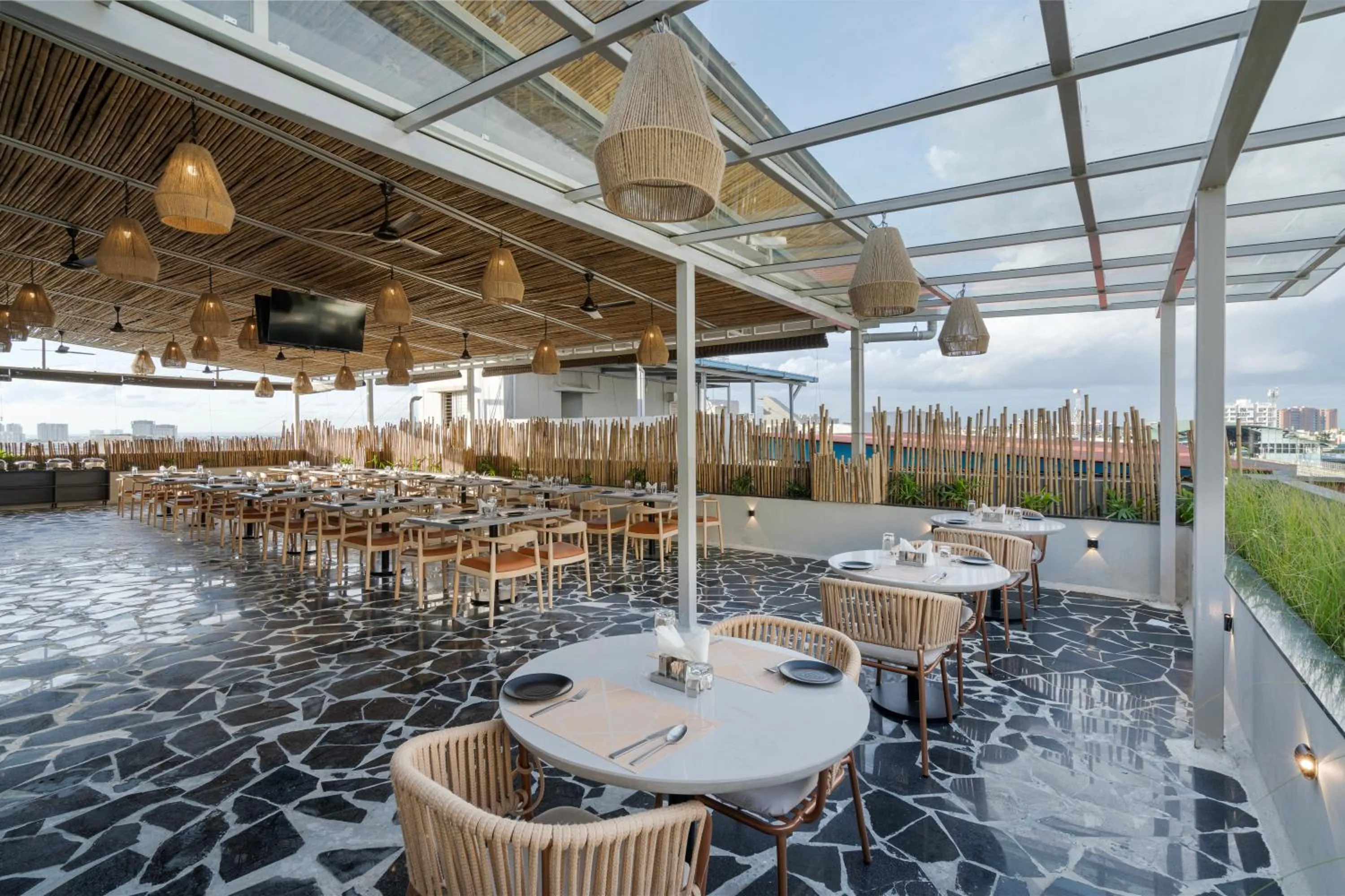 Restaurant/places to eat in Fressotel, Kanakapura Road