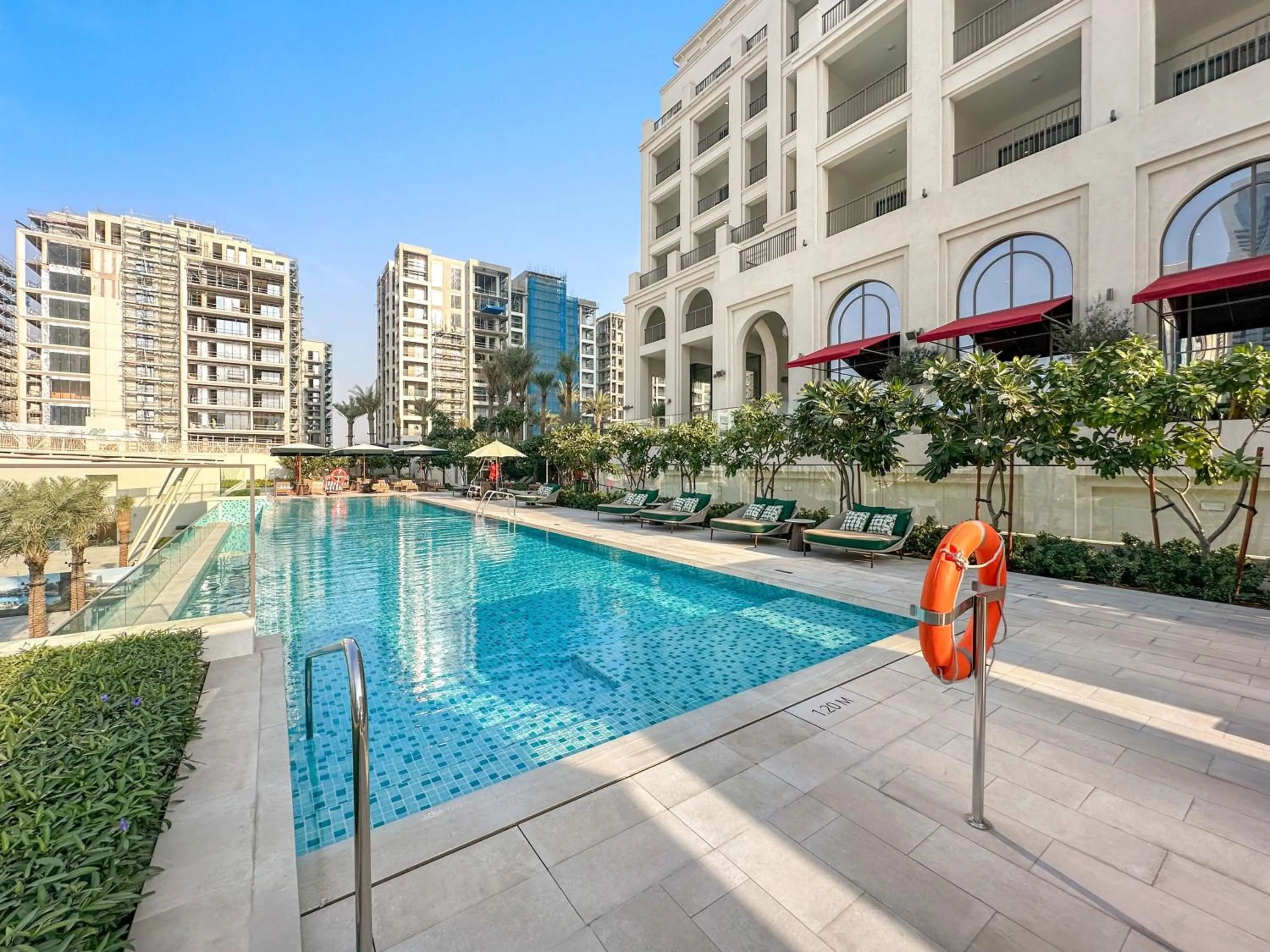 Property building in Silkhaus Chic 1BDR with 1 Study Room in Dubai Marina