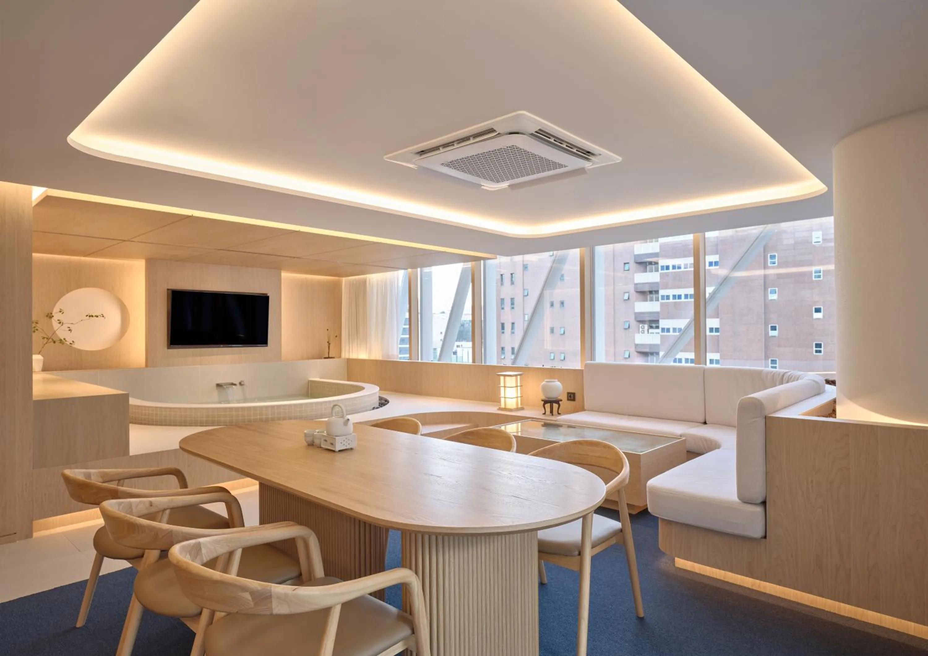 TV and multimedia in UH Suite The Gangnam