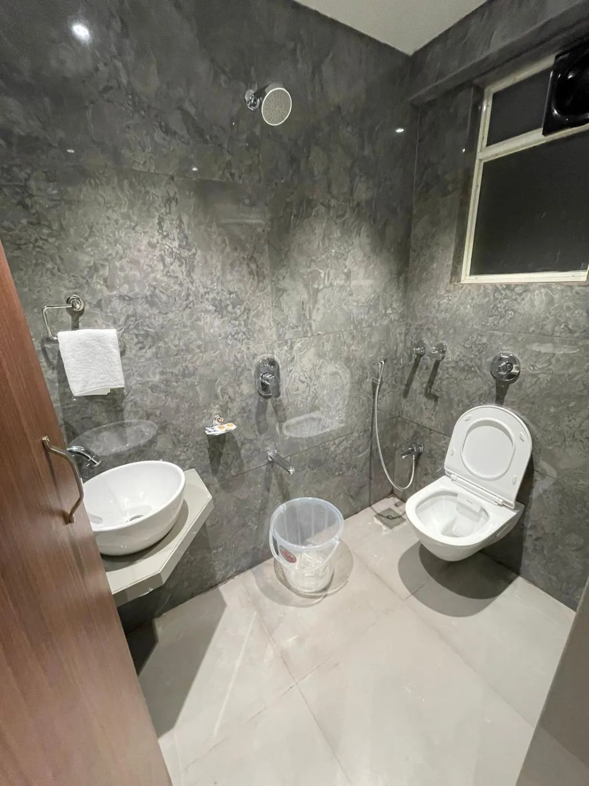 Toilet in Hotel The West Coast