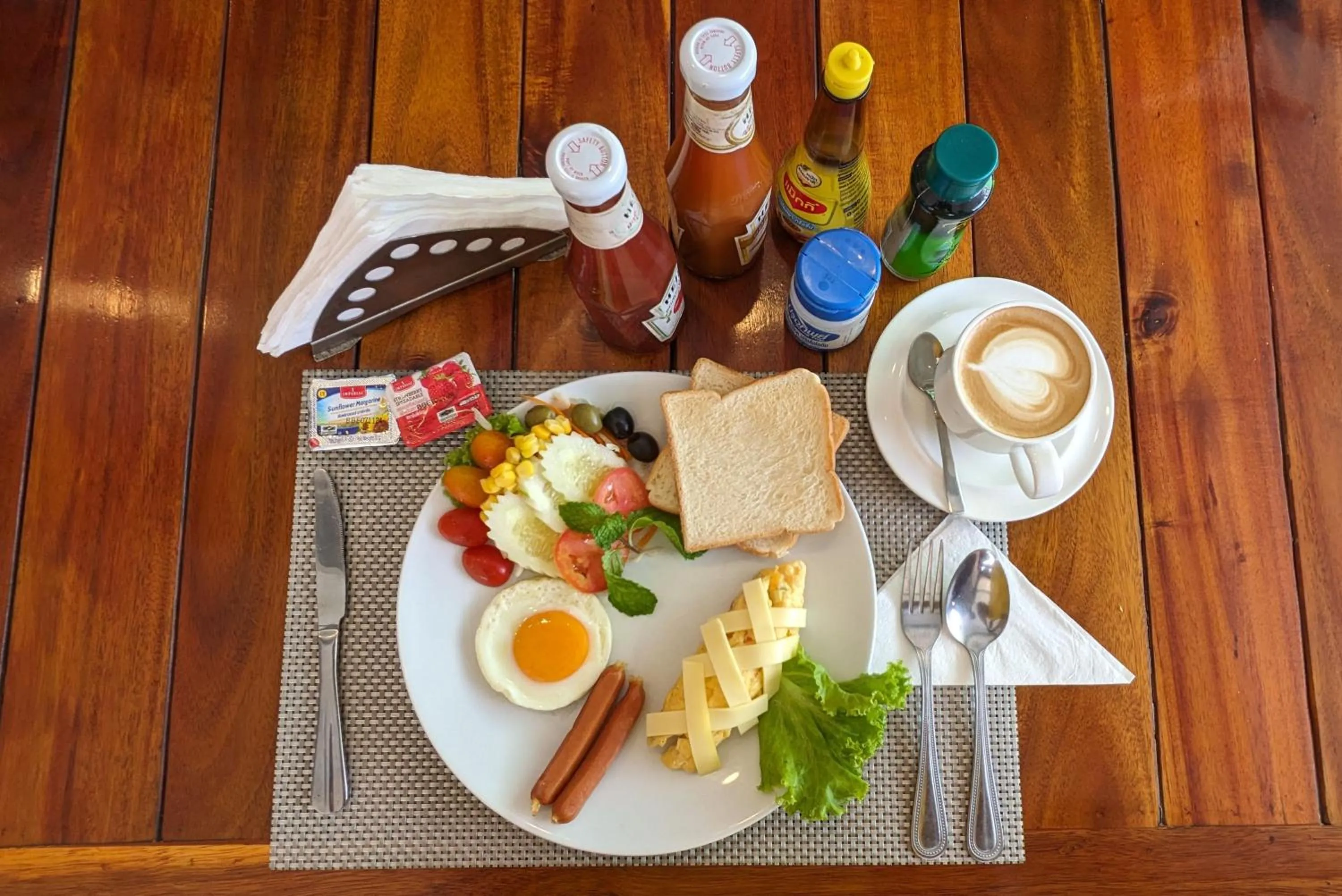 Food and drinks in Heaven House Restro & Bar