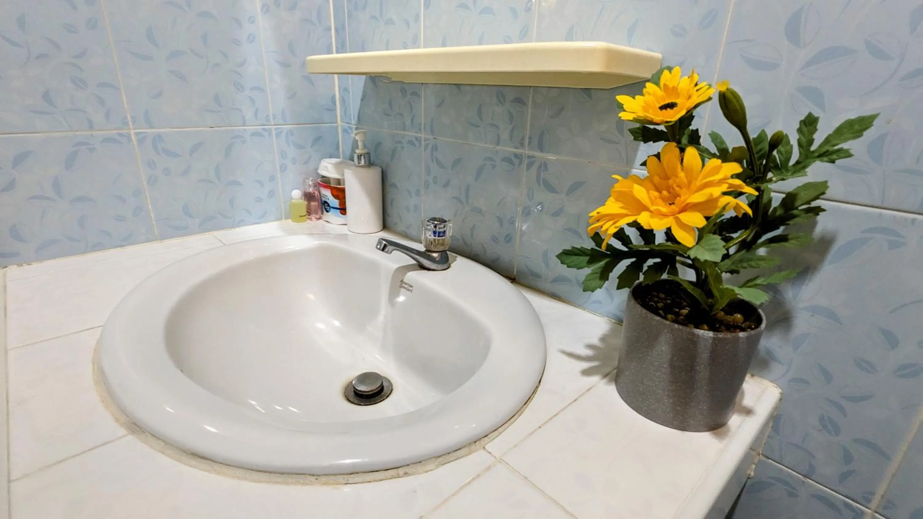 Bathroom in Heaven House Restro & Bar