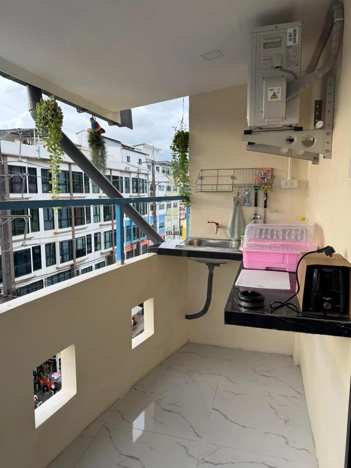 Kitchen or kitchenette in Heaven House Restro & Bar