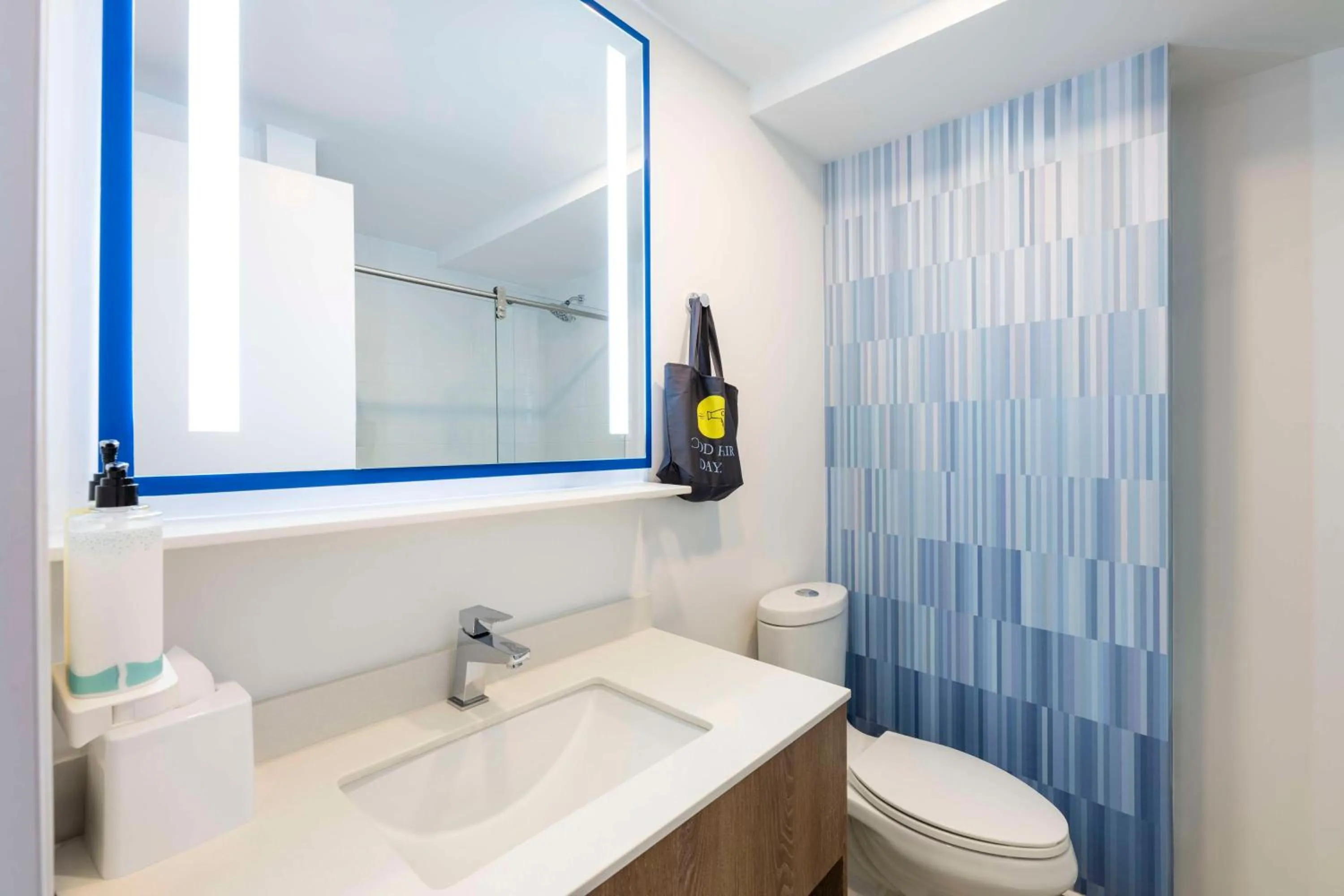 Bathroom in Tru By Hilton Cali Sur