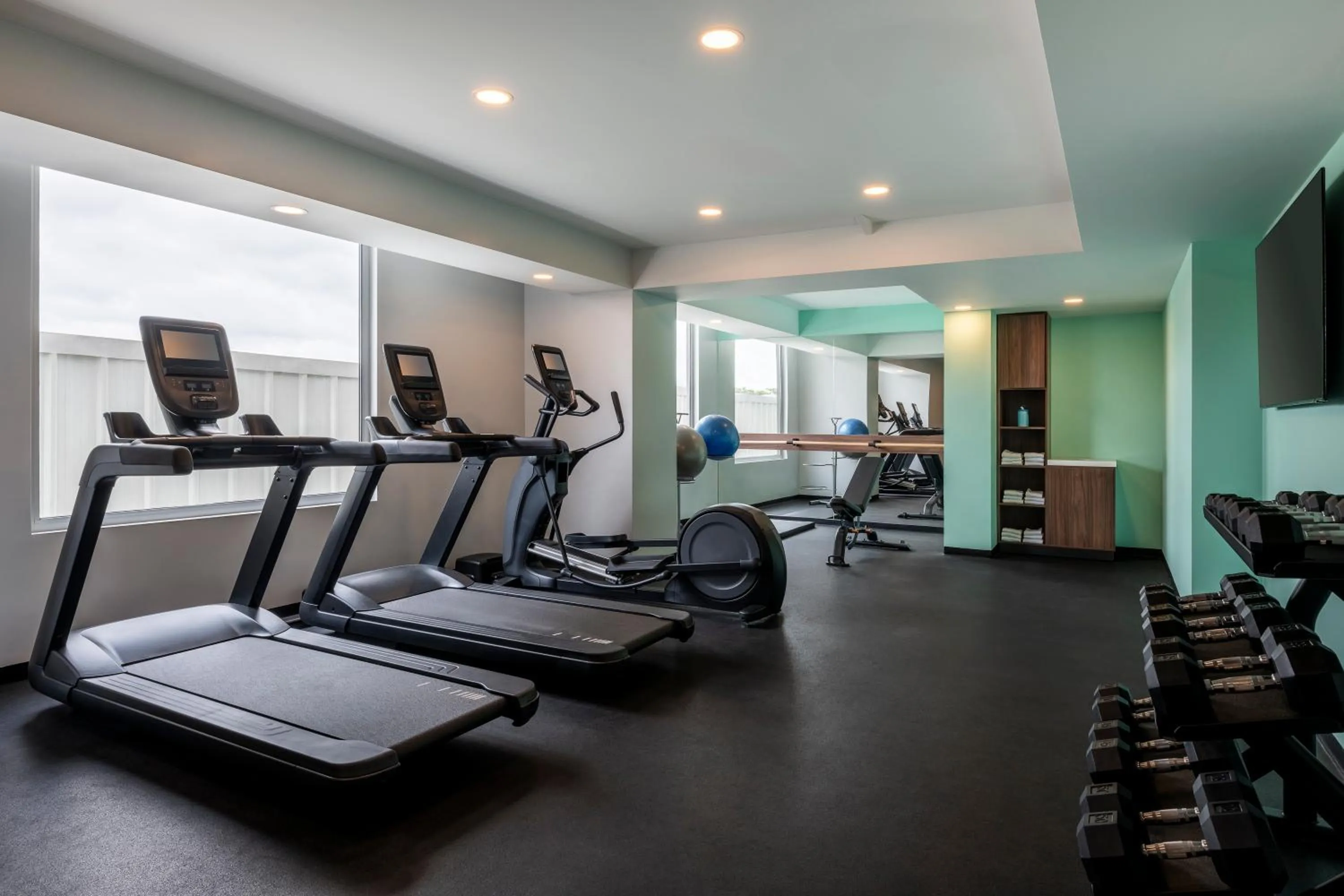 Fitness centre/facilities in Tru By Hilton Cali Sur