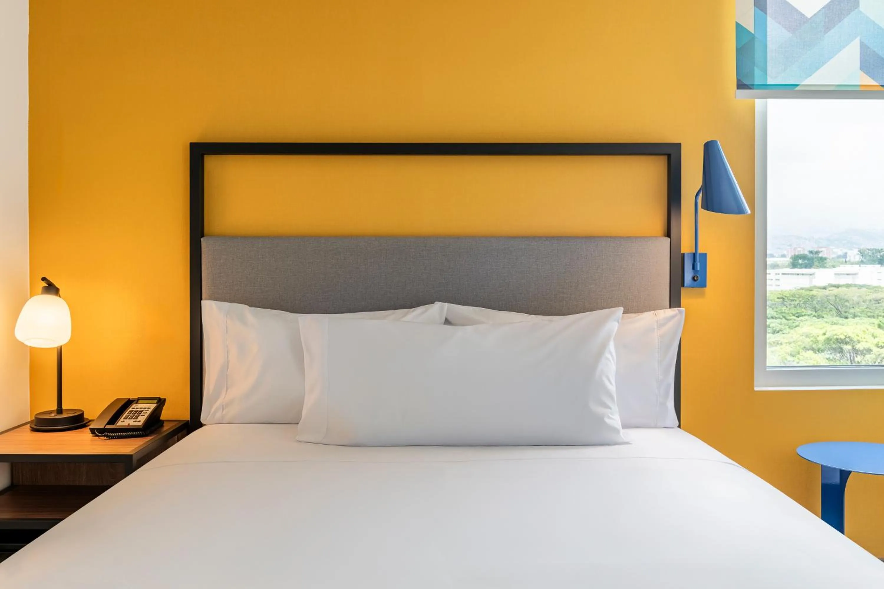 Bed in Tru By Hilton Cali Sur