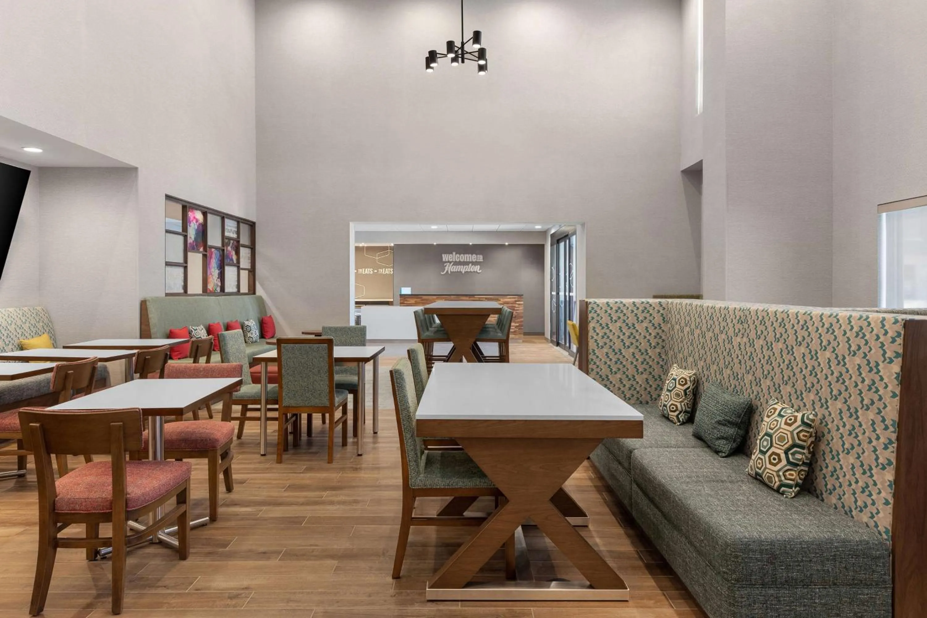 Lobby or reception in Hampton Inn & Suites Orangeville, On