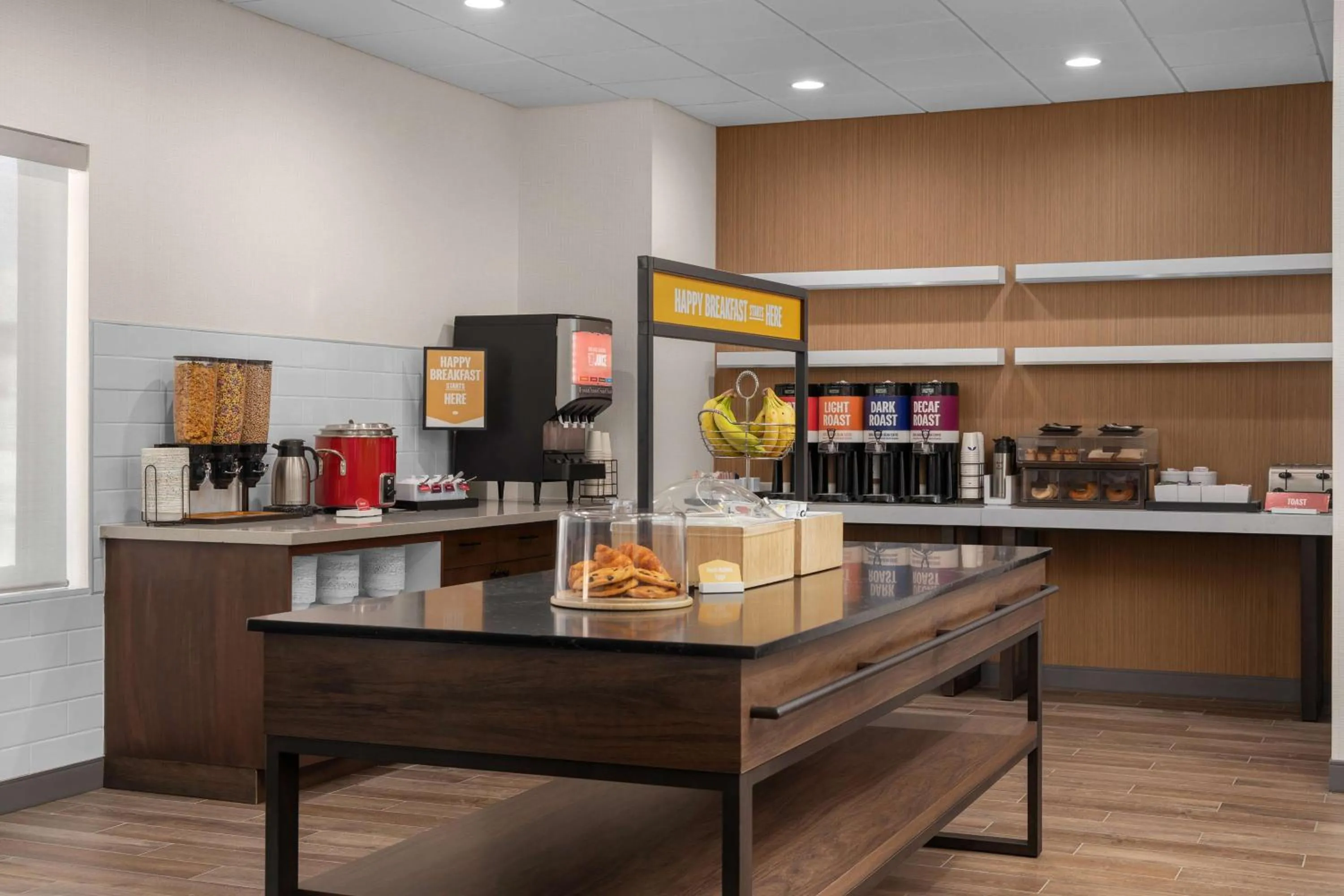 Breakfast in Hampton Inn & Suites Orangeville, On