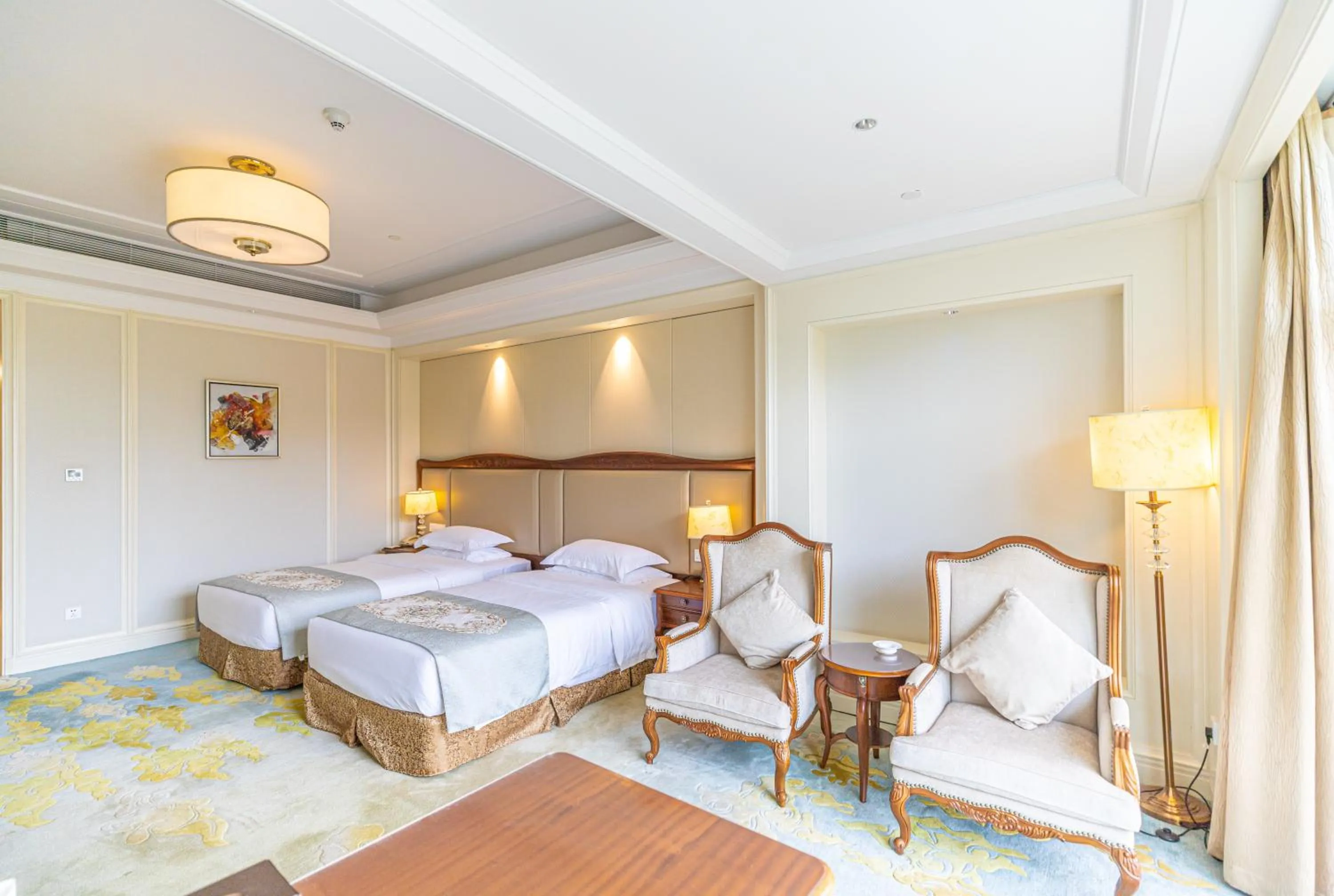 Bed in Nanjing Dongjiao State Guesthouse