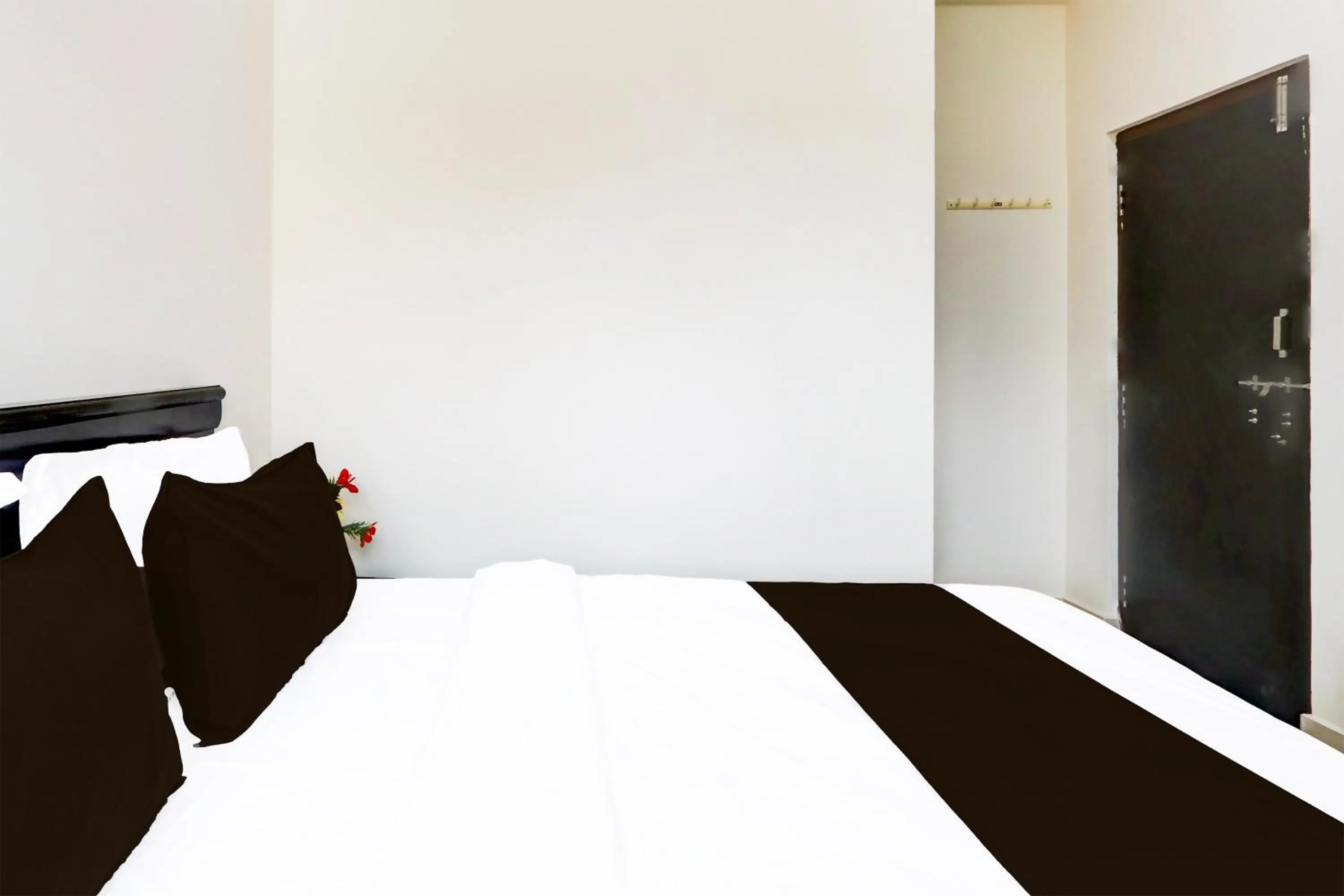 Bedroom, Bed in Super Hotel O Adibatla near TCS