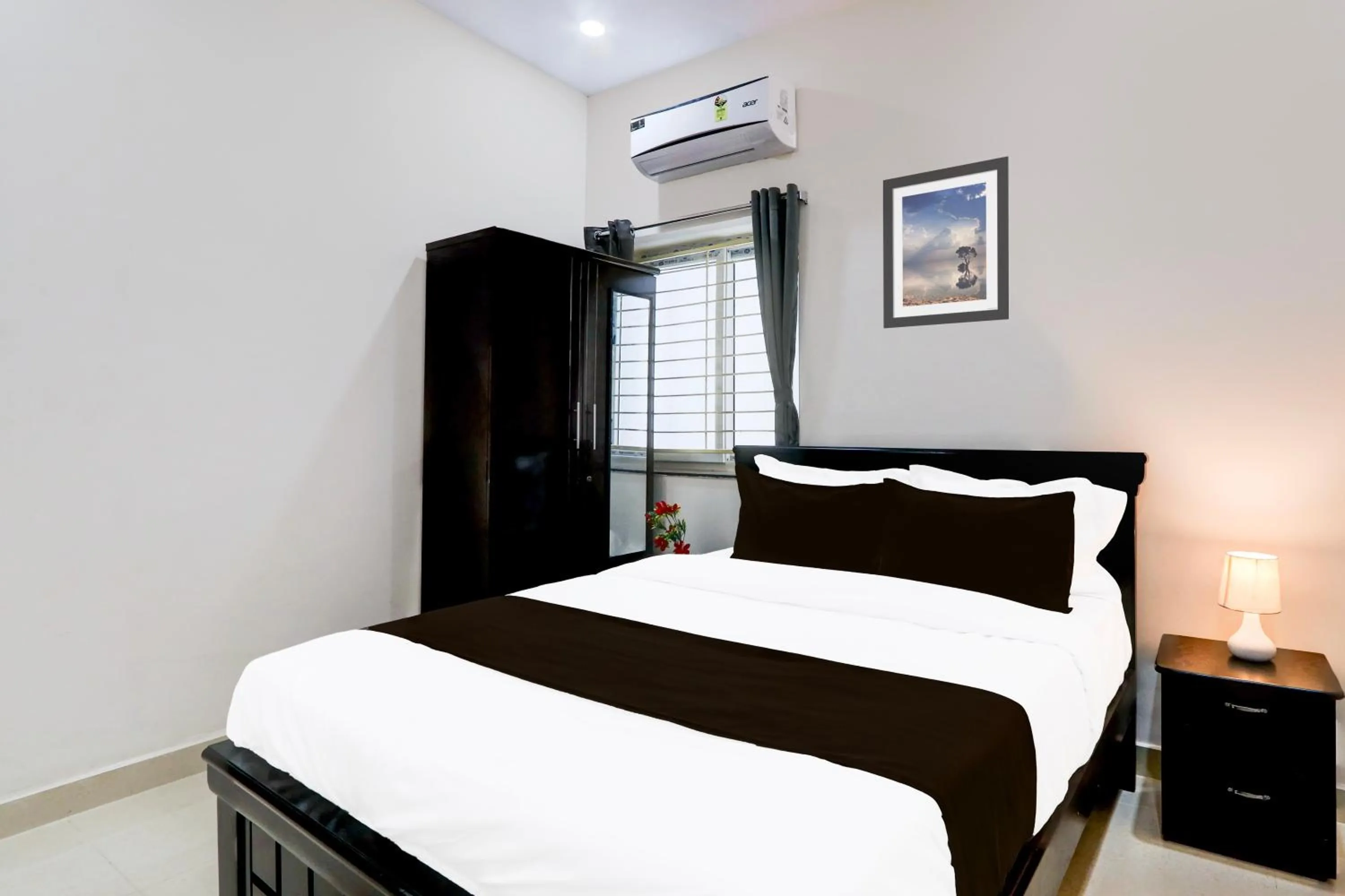 Bedroom, Bed in Super Hotel O Adibatla near TCS