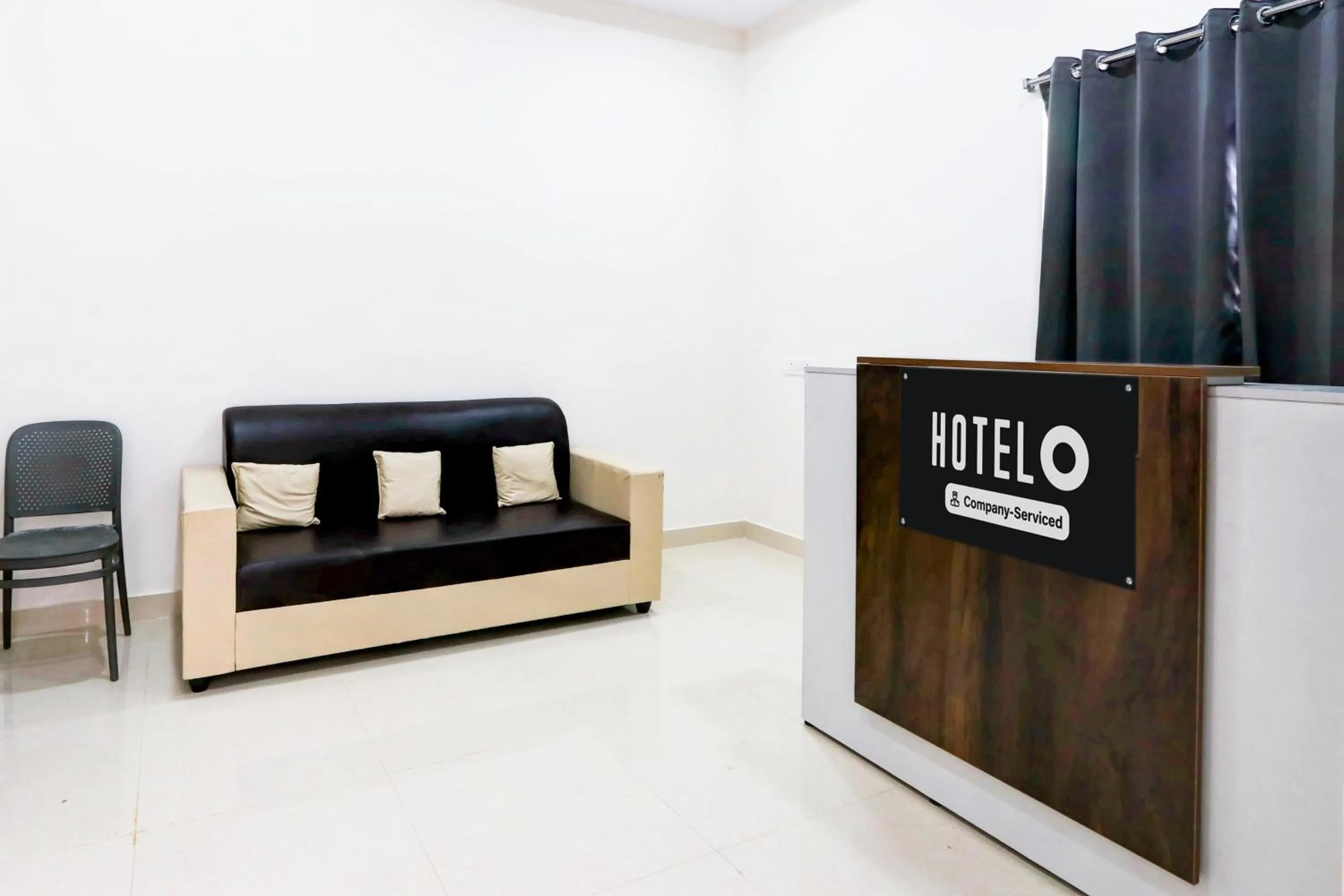 Lobby or reception in Super Hotel O Adibatla near TCS