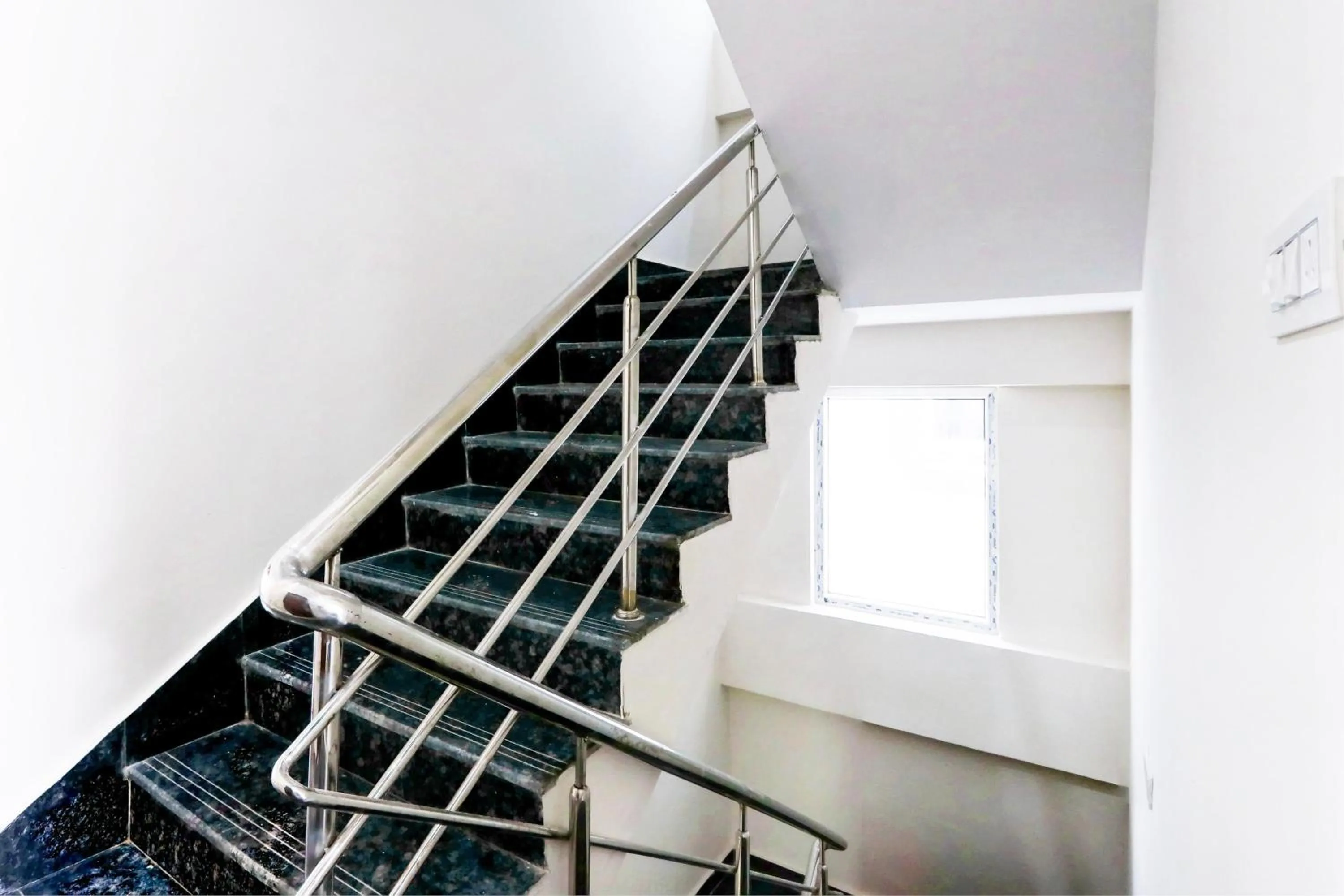 Lobby or reception in Super Hotel O Adibatla near TCS