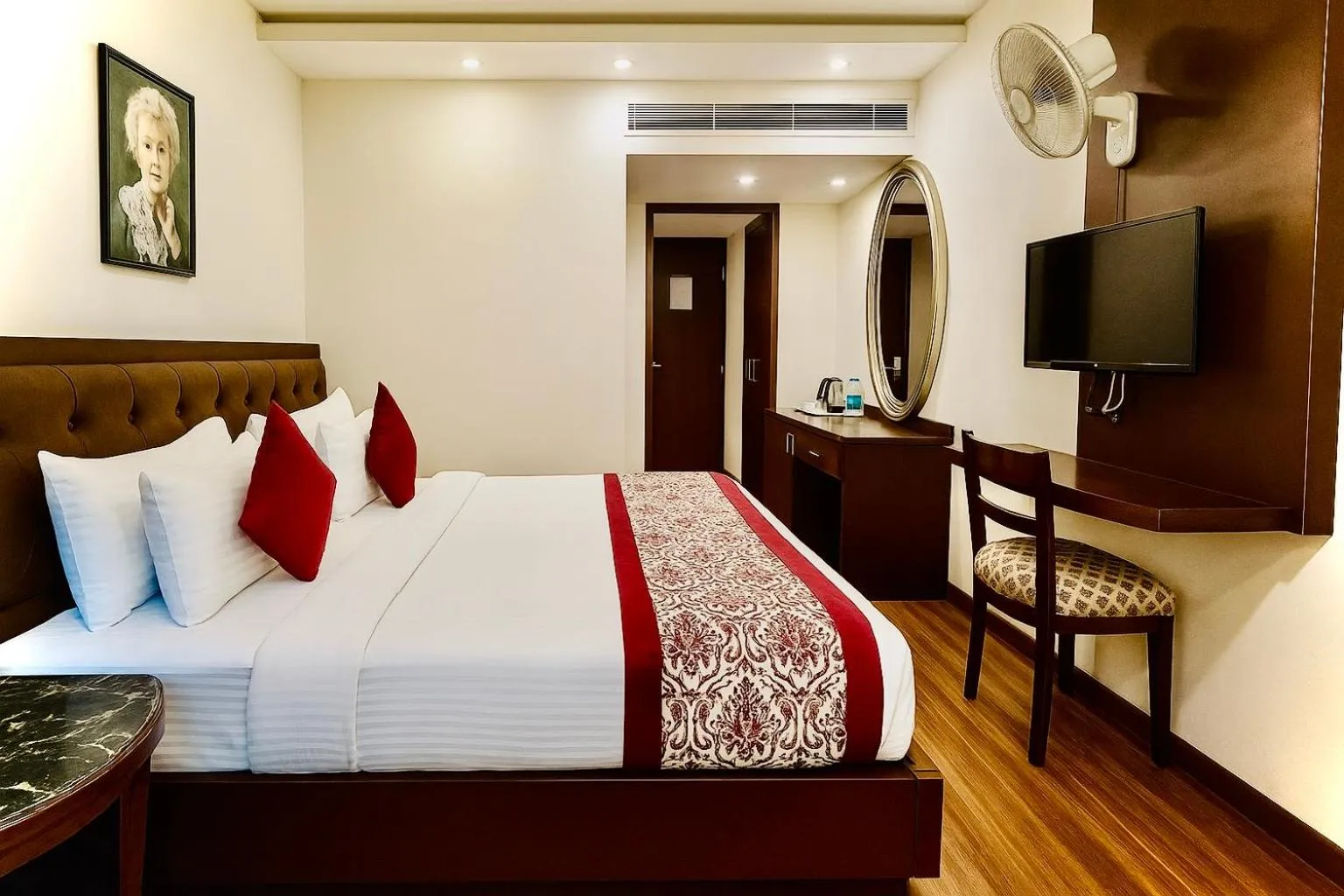 Bed in Hotel Kian by JMD Group