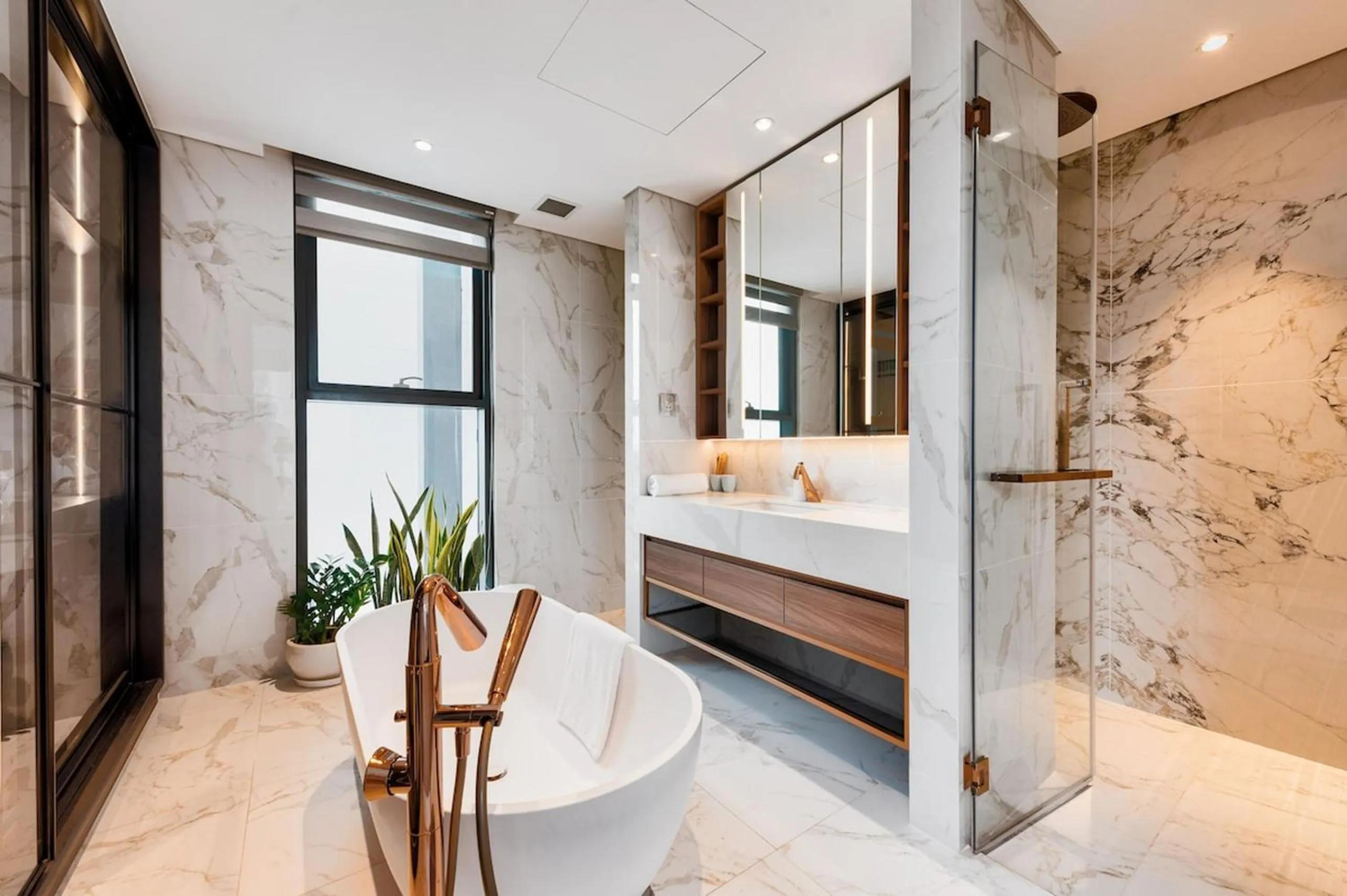 Shower in The Metropole - Horizon View Riverside D2