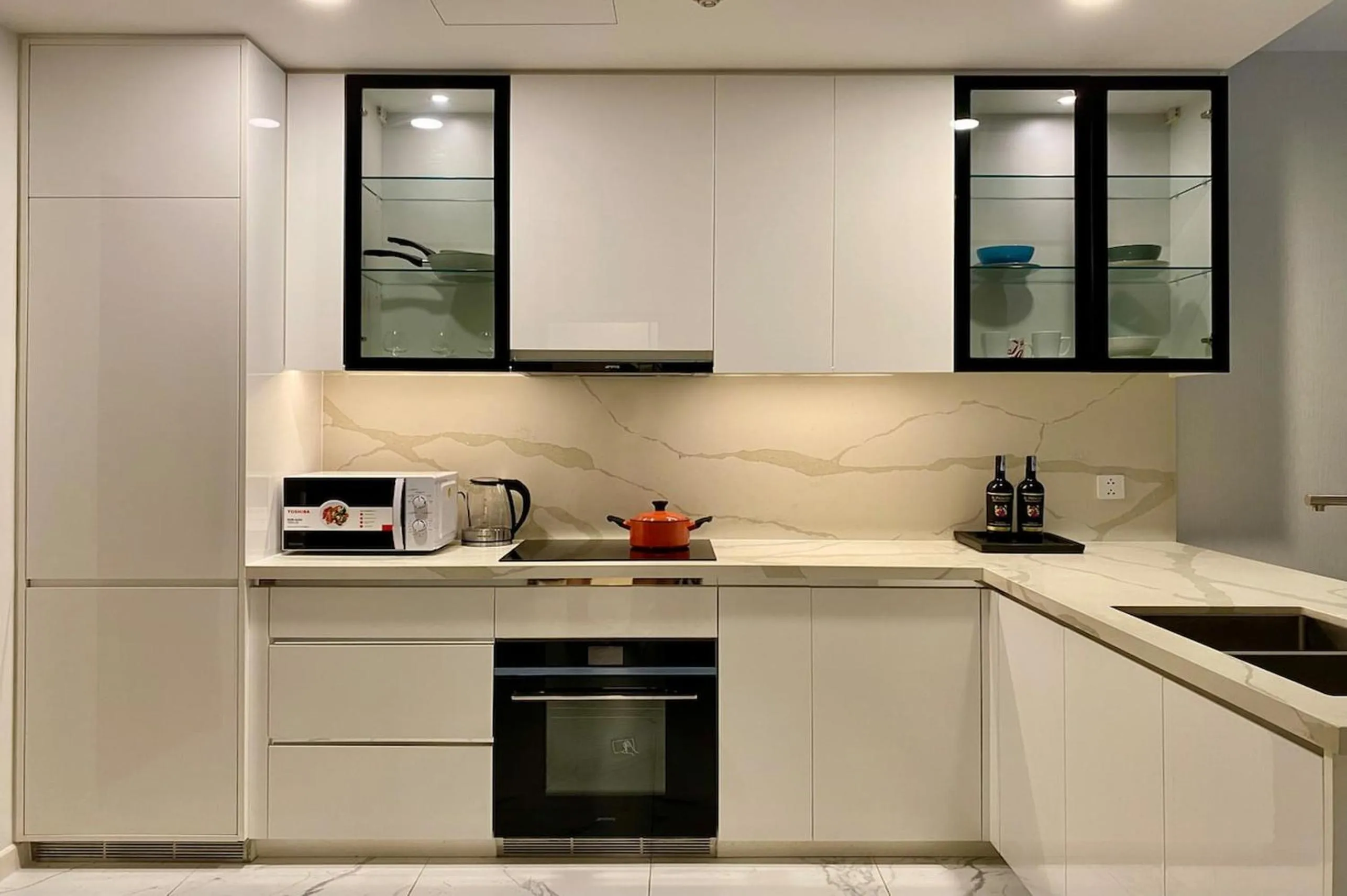 Kitchen or kitchenette in The Metropole - Horizon View Riverside D2