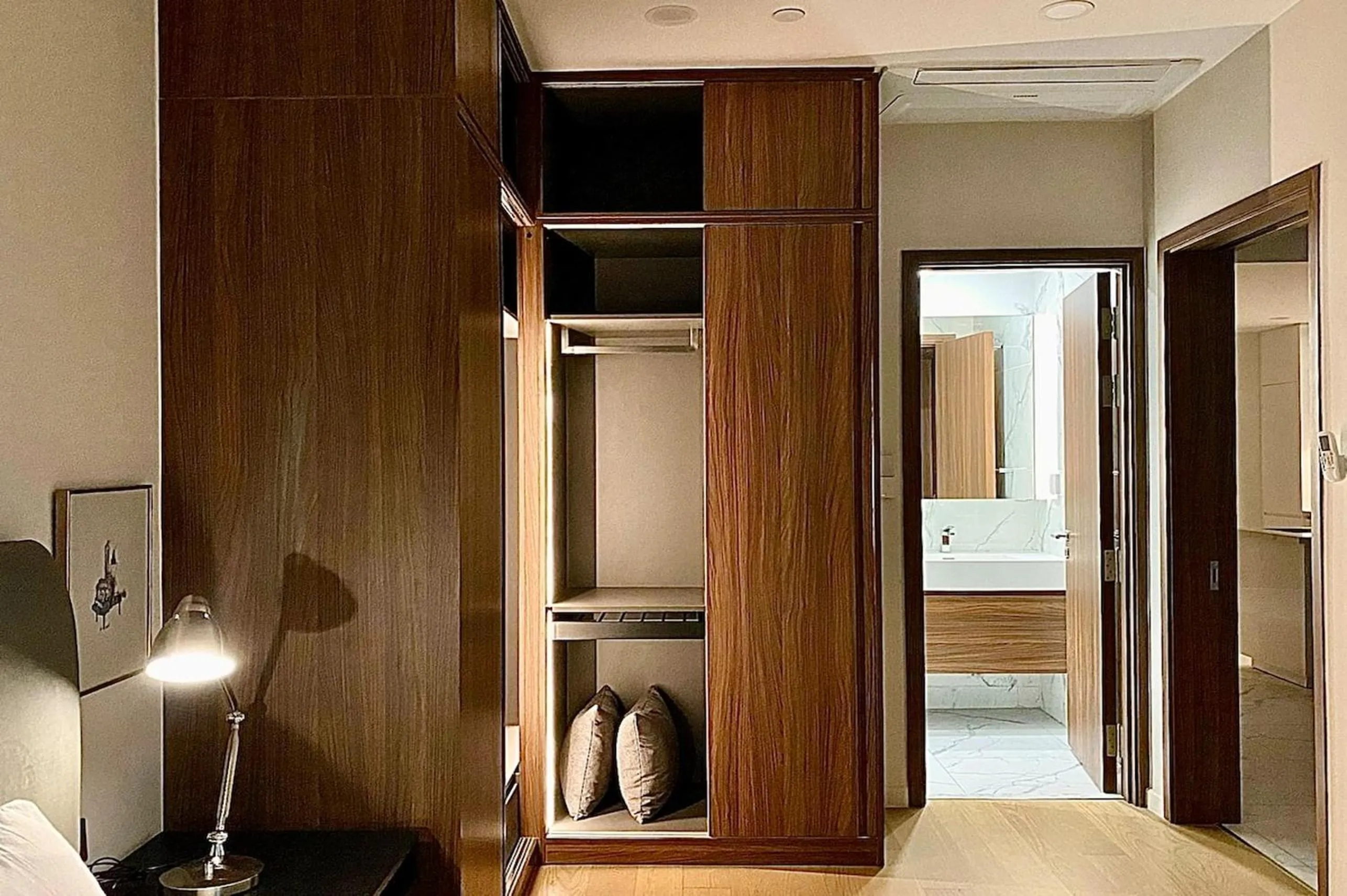 Photo of the whole room in The Metropole - Horizon View Riverside D2