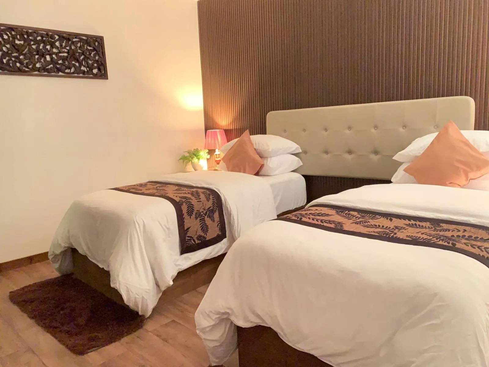 Bed in Himeyn Beach Inn - Ocho Homes by Eight Continents