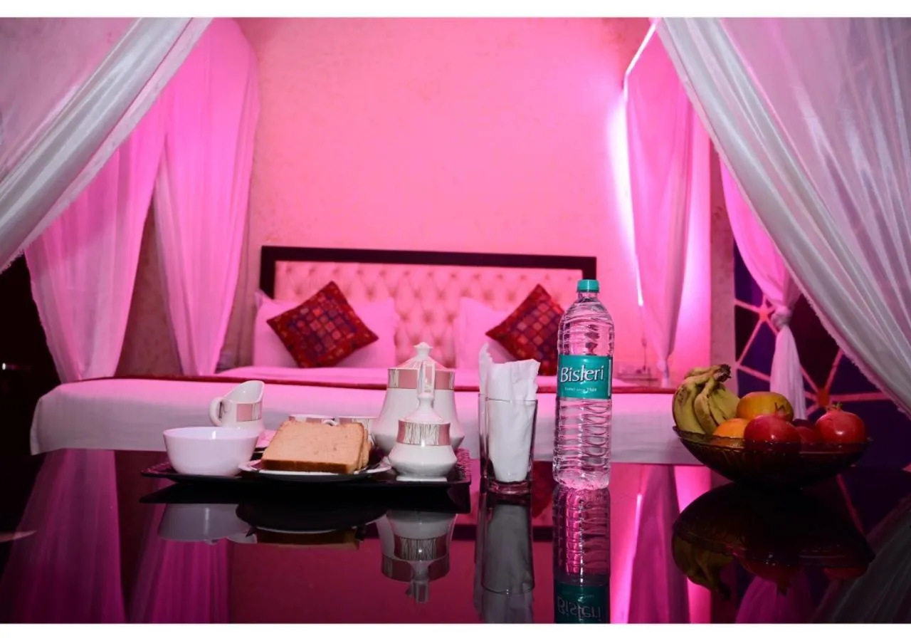 Food and drinks, Bed in Hotel Krishna Pride