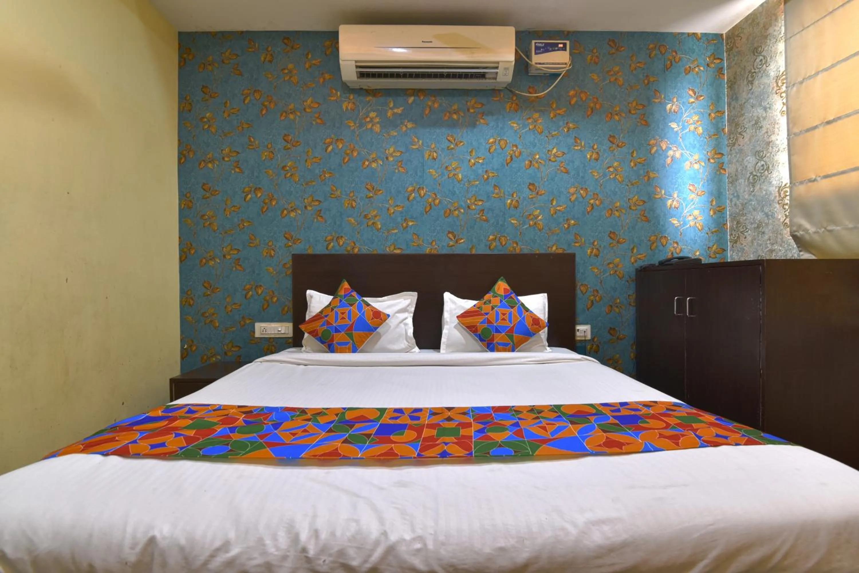 Bedroom in Hotel Krishna Pride