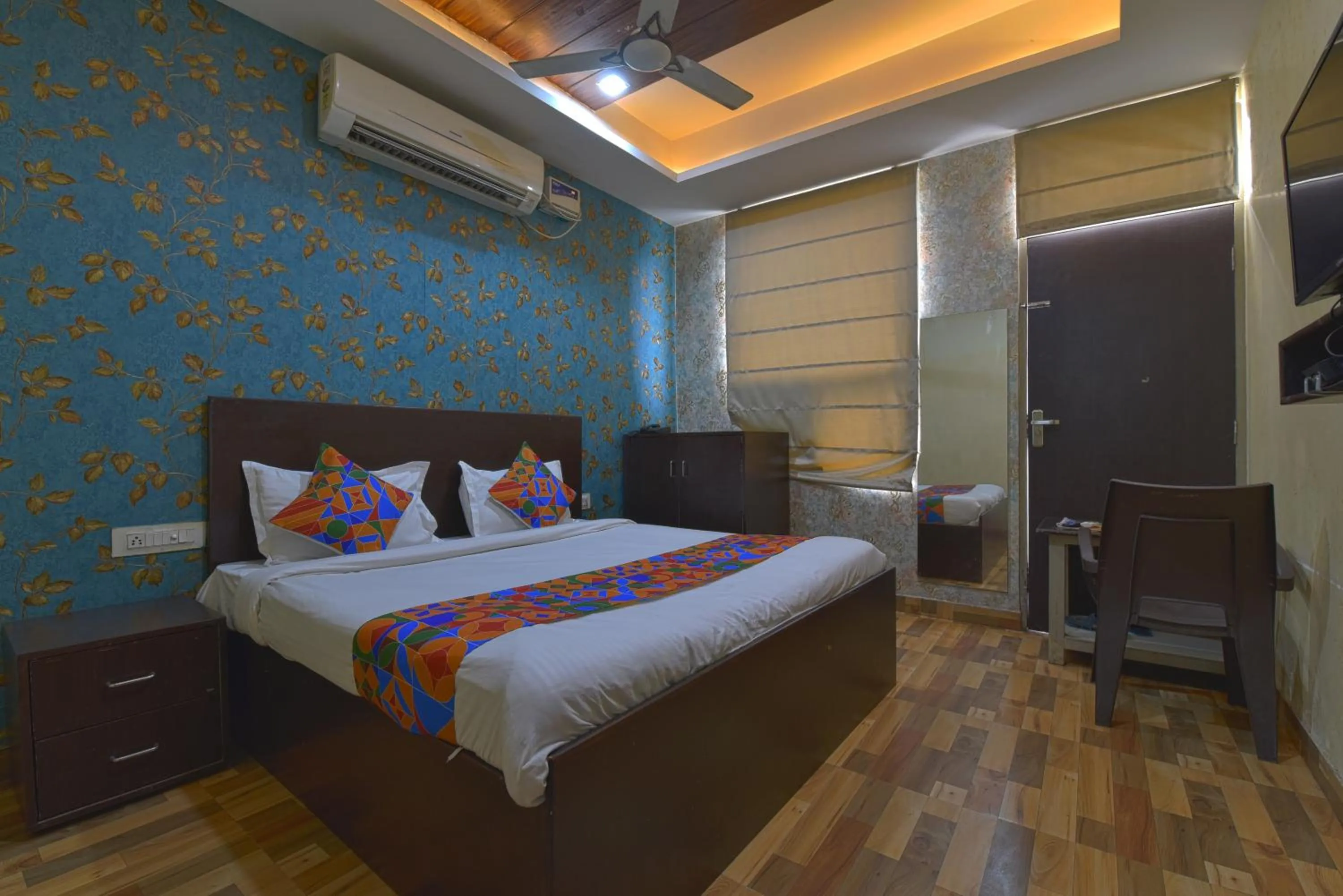 Bedroom in Hotel Krishna Pride