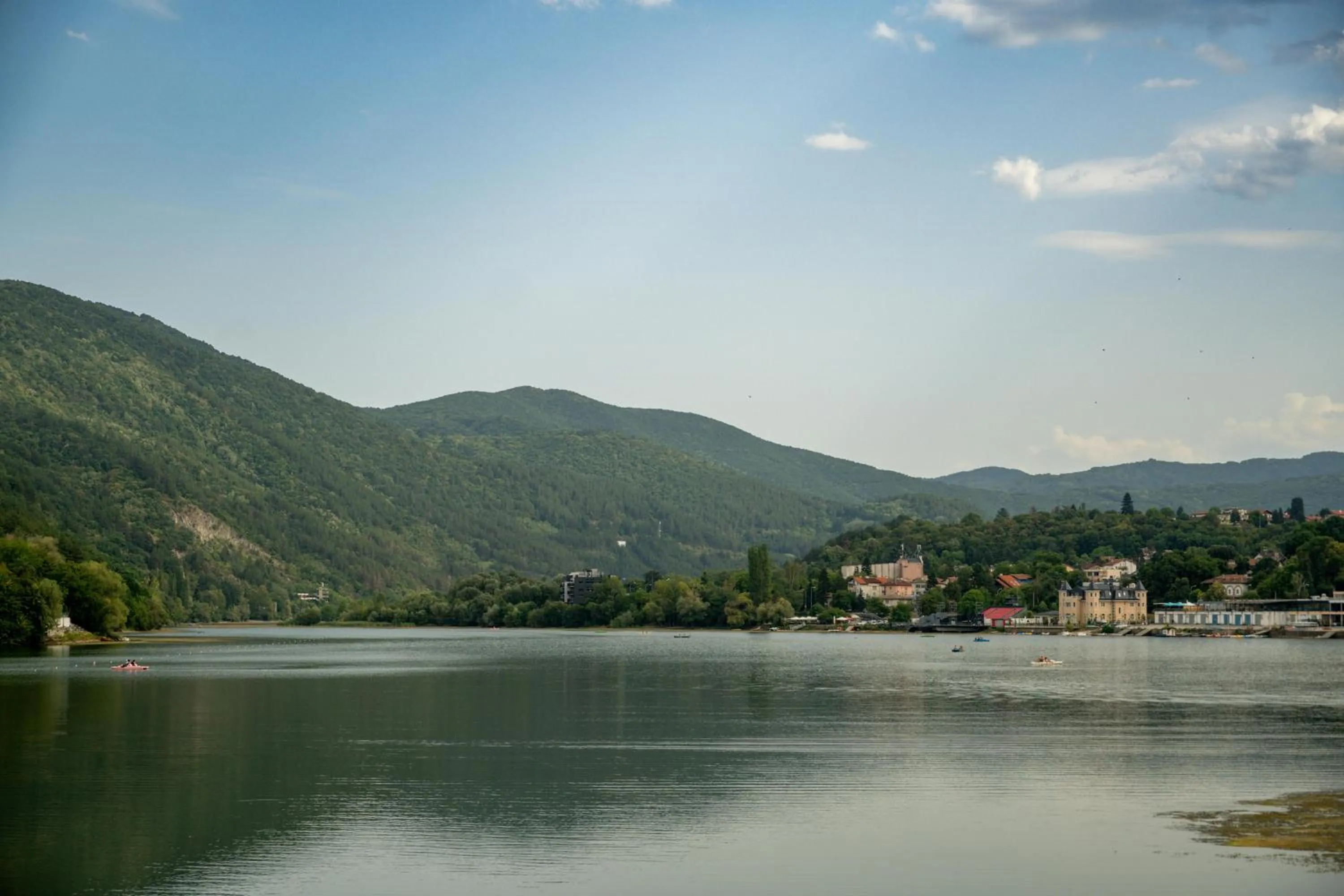 Nearby landmark in City Plaza