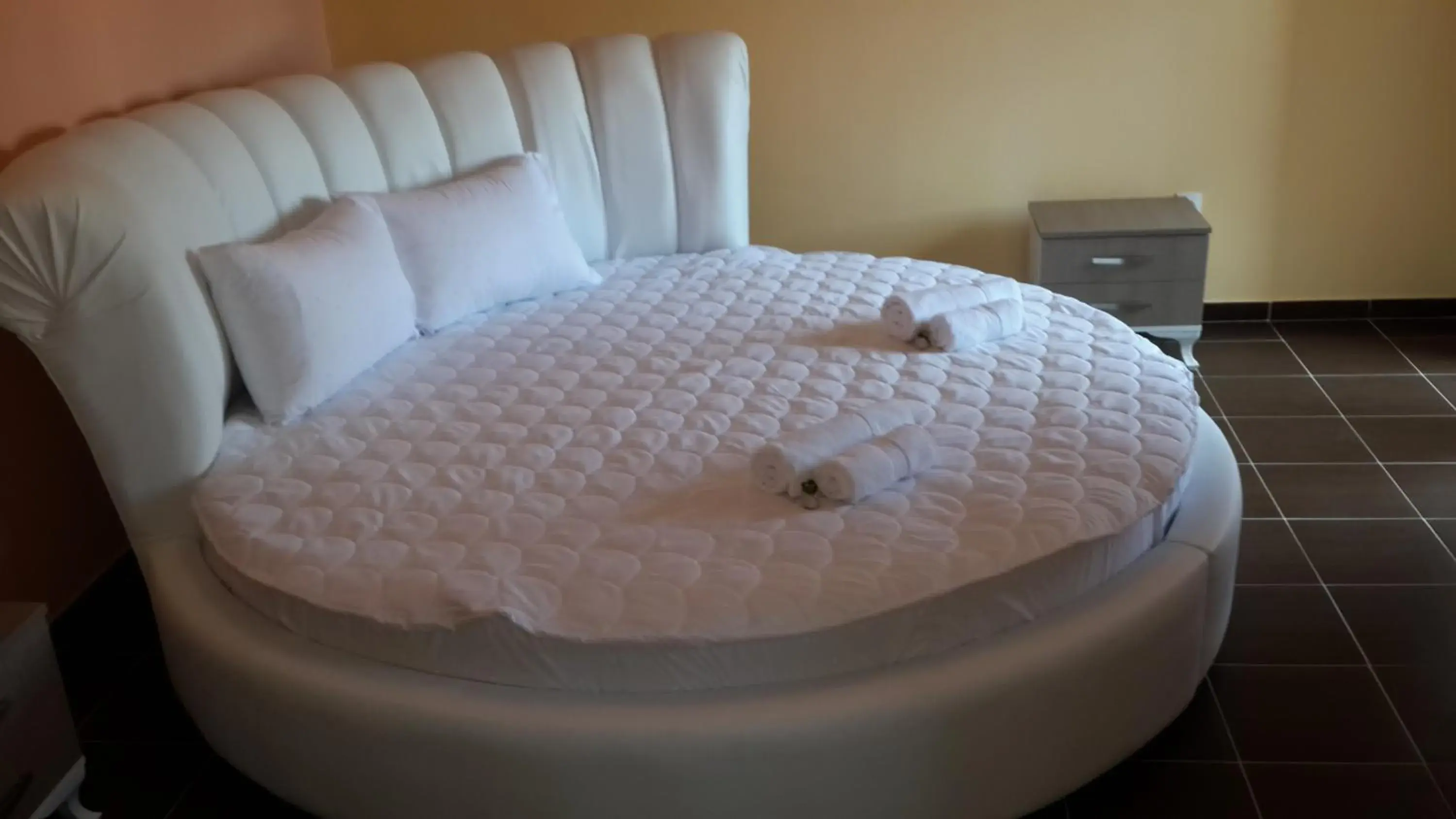 Suite with Spa Bath in Hotel Konstantin Suite with Spa Bath in Hotel Konstantin