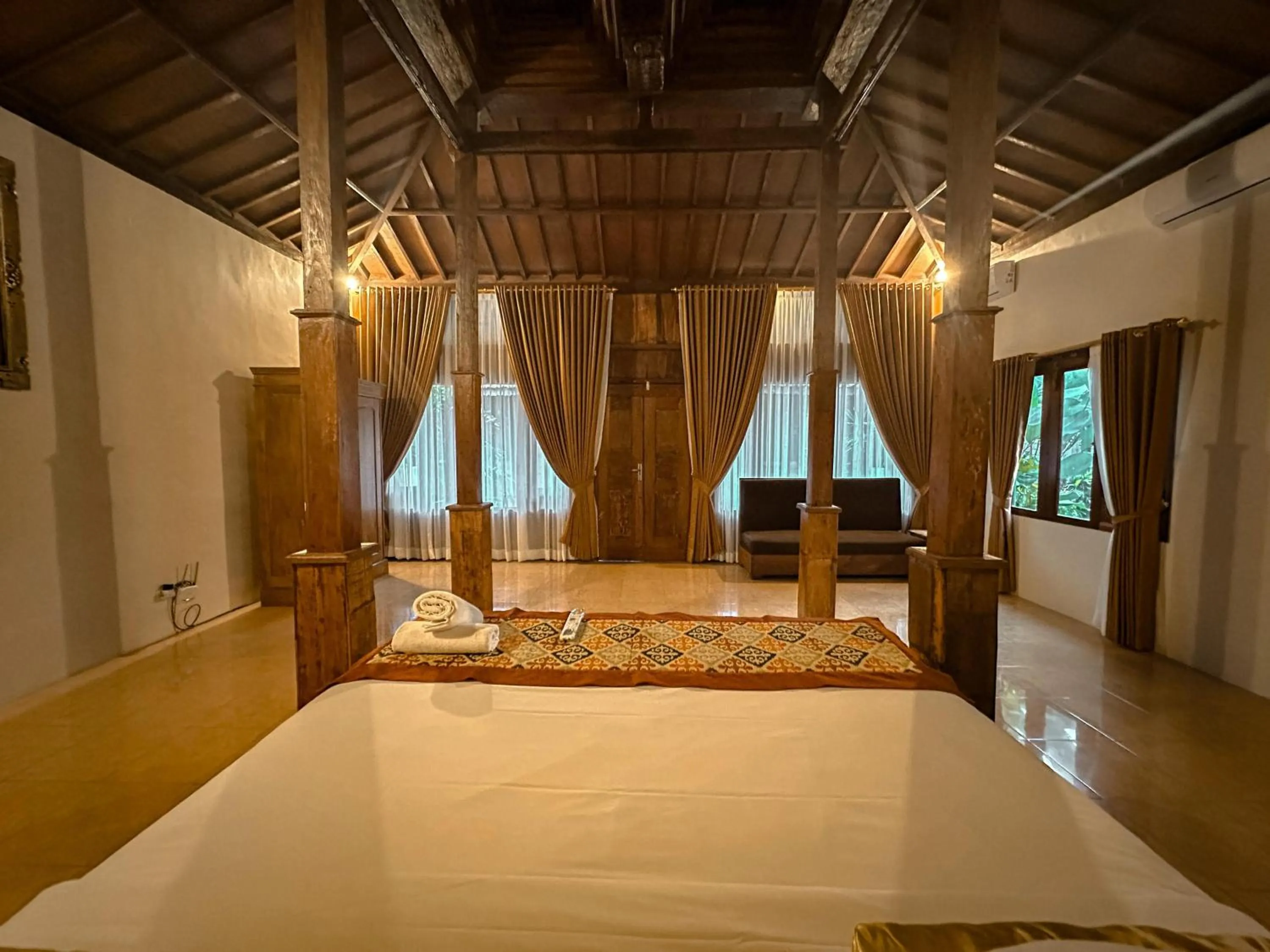 Bed in Kampoeng Joglo Abangan Ubud