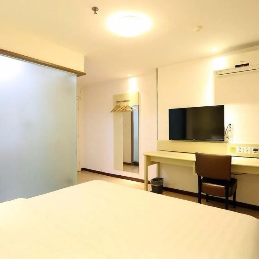 Bed in 7Days Inn Changsha Wuyi Avenue Yunajialing Metro Station