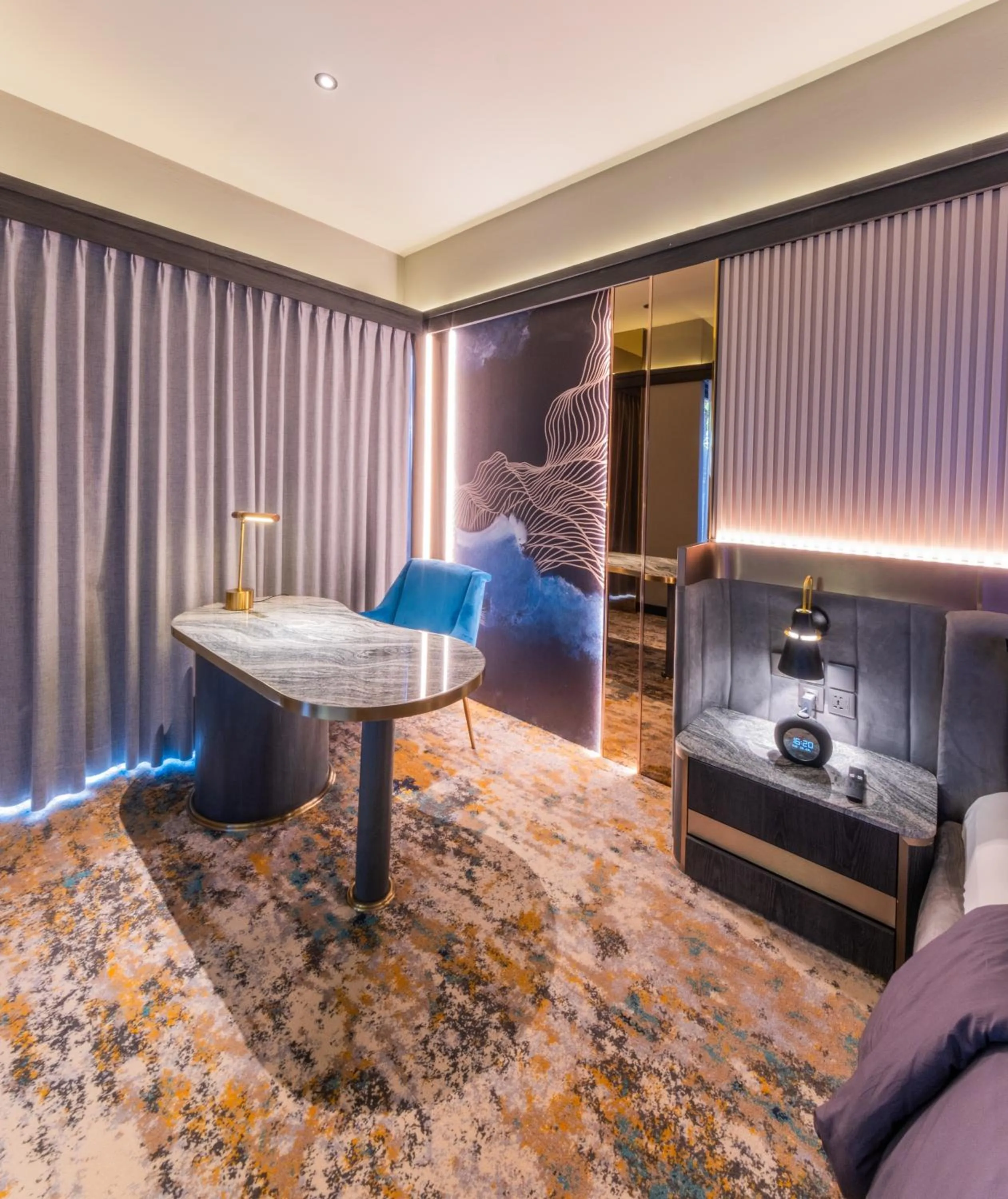 Bed in The All - Suite Pentacity Hotel Balikpapan