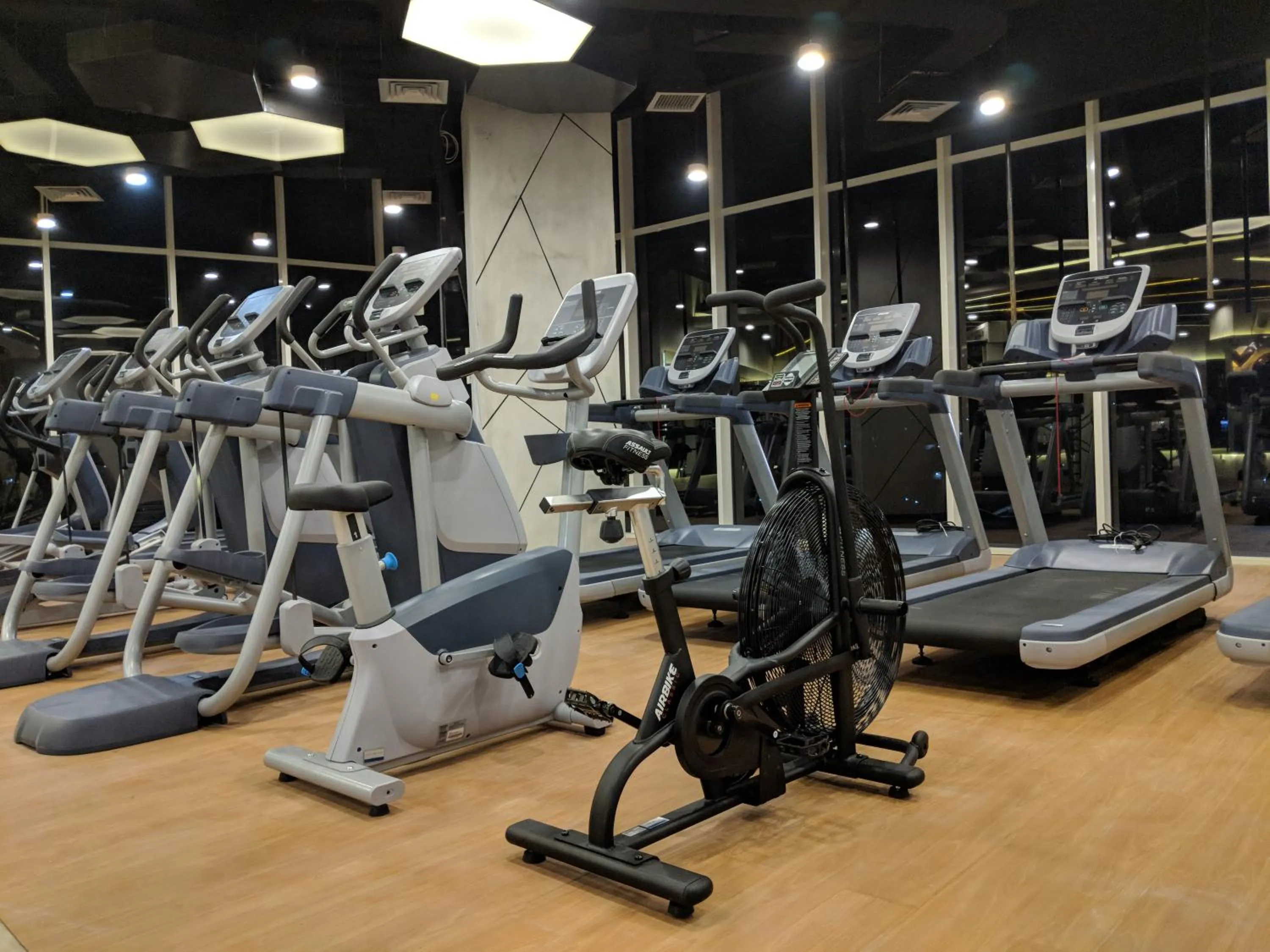 Fitness centre/facilities in The All - Suite Pentacity Hotel Balikpapan