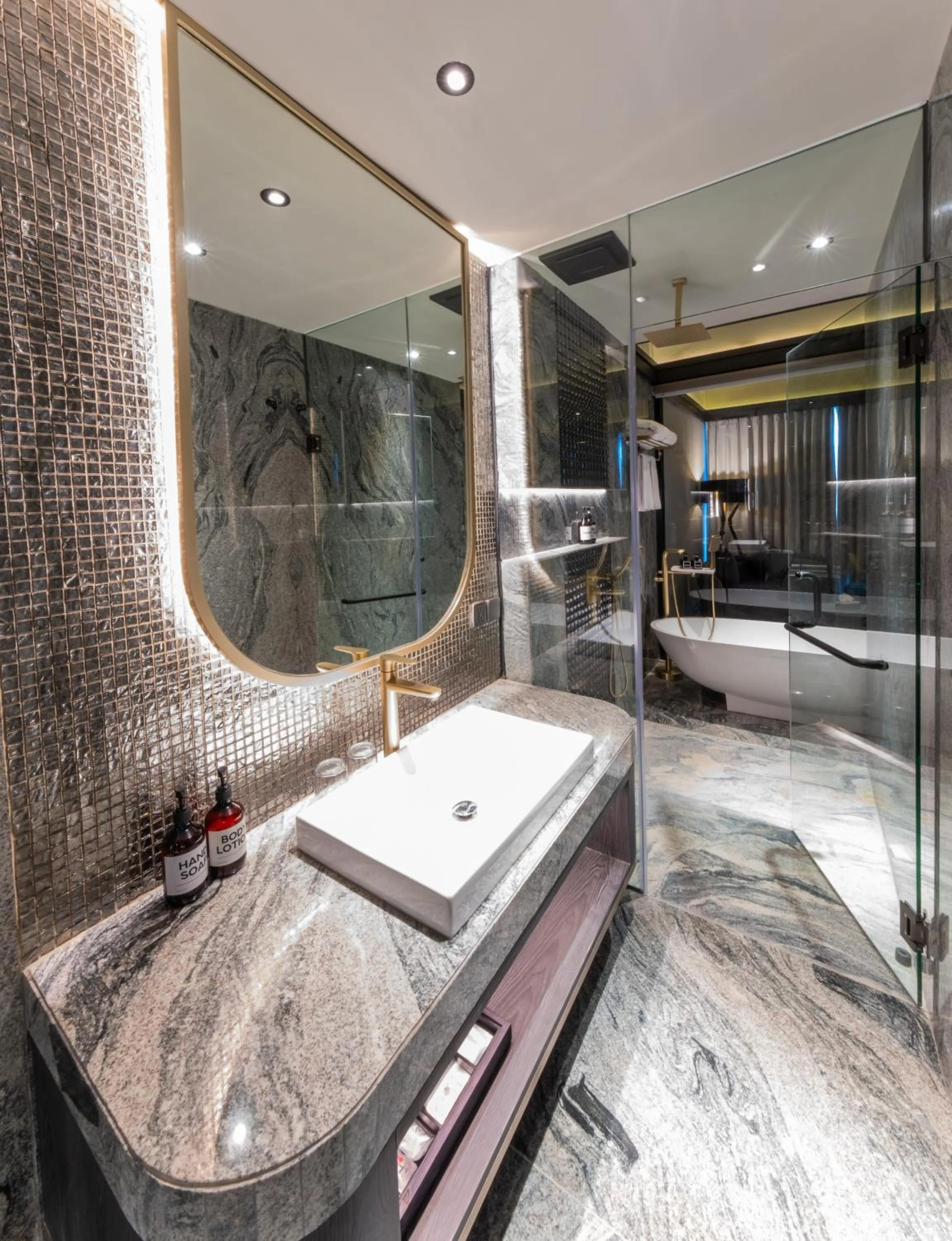 Shower in The All - Suite Pentacity Hotel Balikpapan