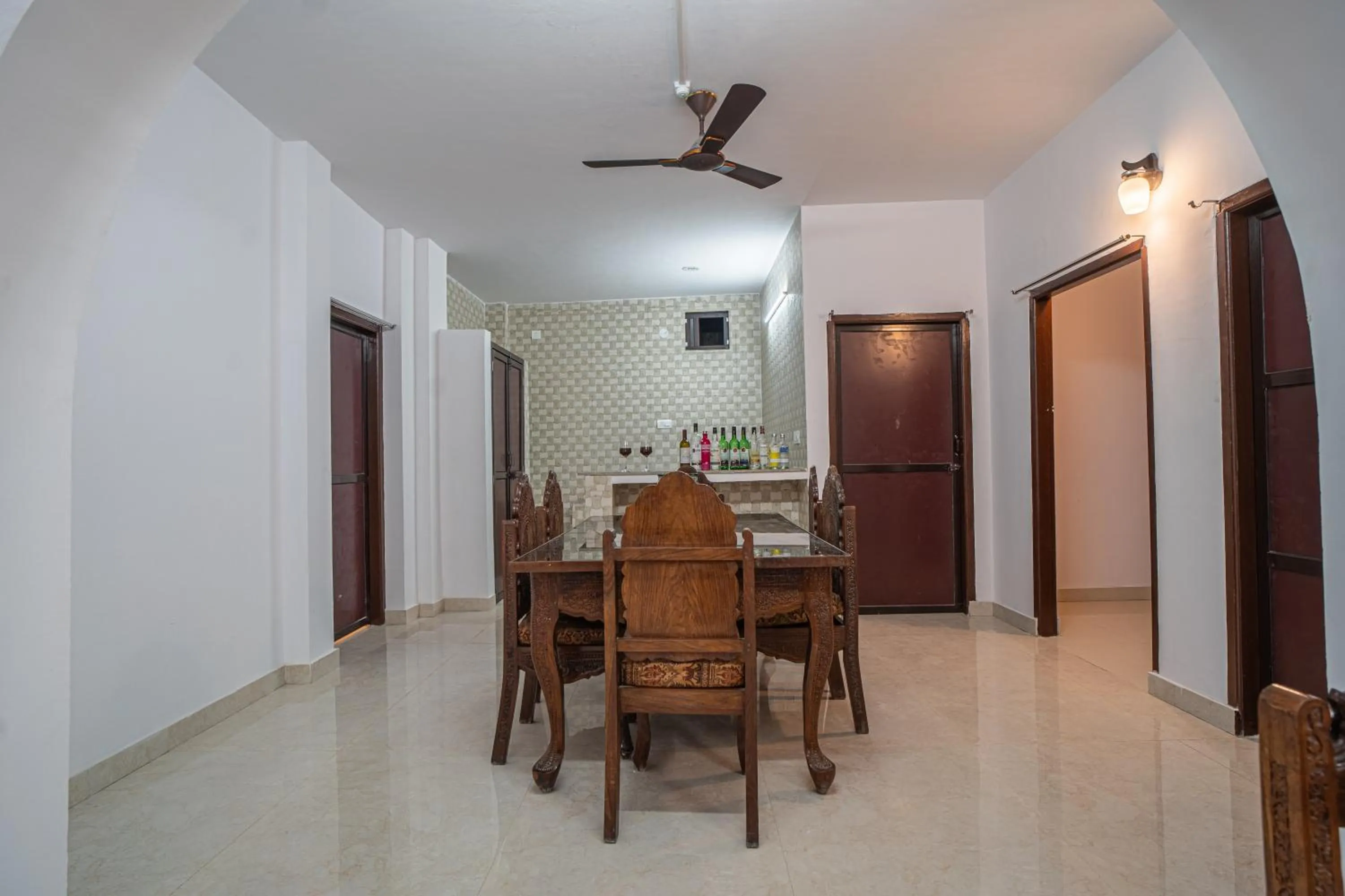 Dining area in Captain Resorts