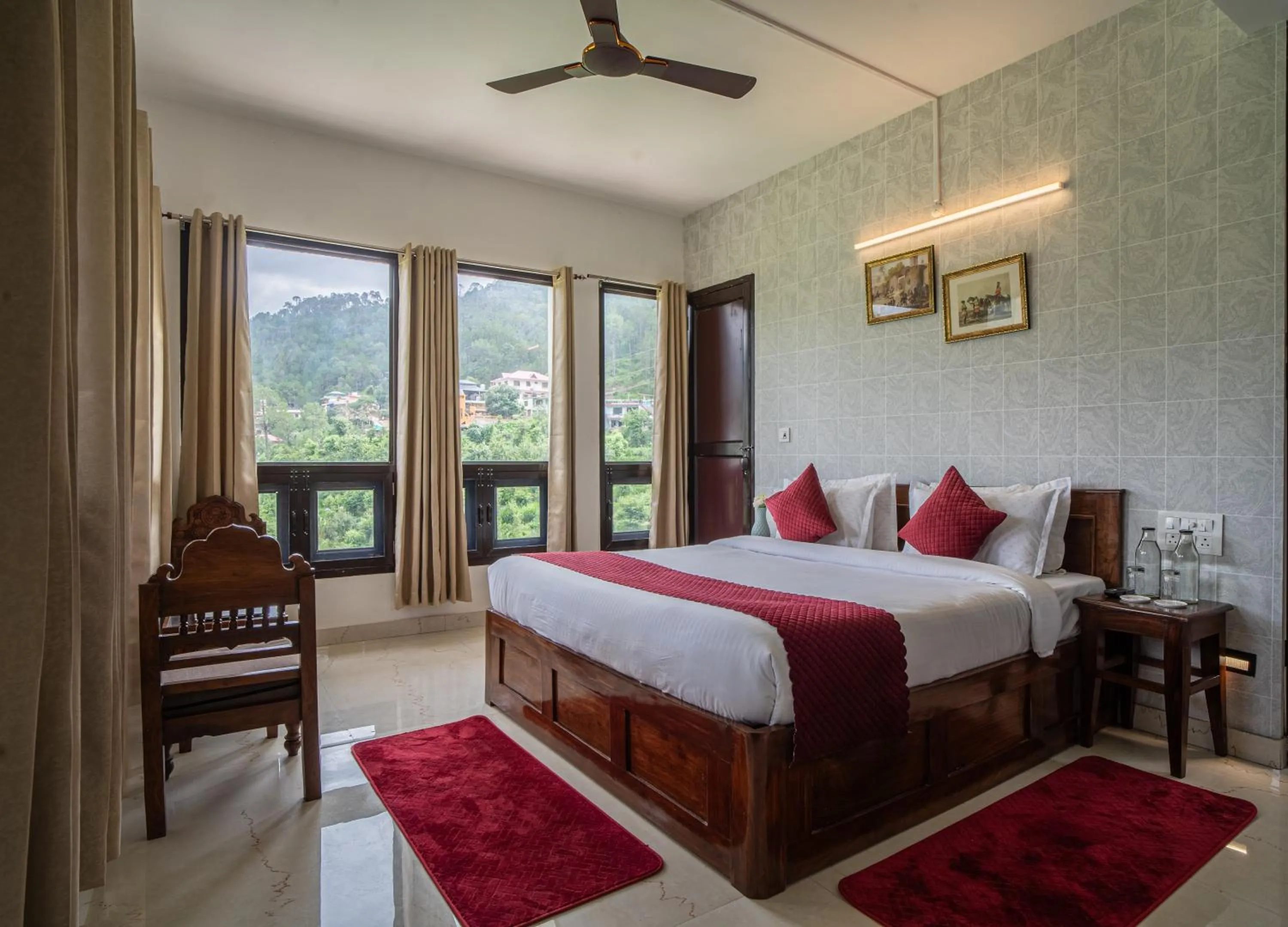 Bedroom, Bed in Captain Resorts