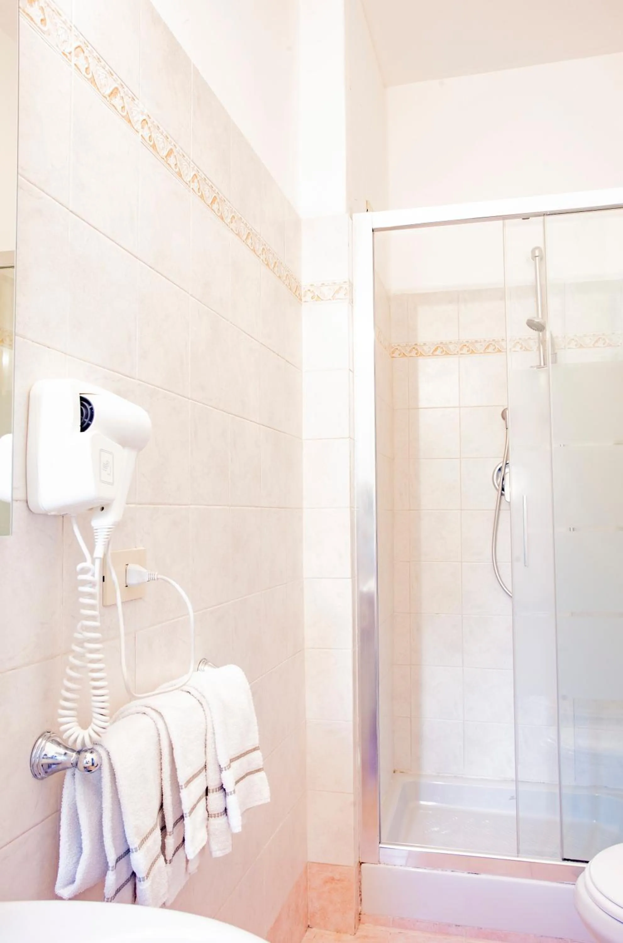 Shower in Hotel St. James