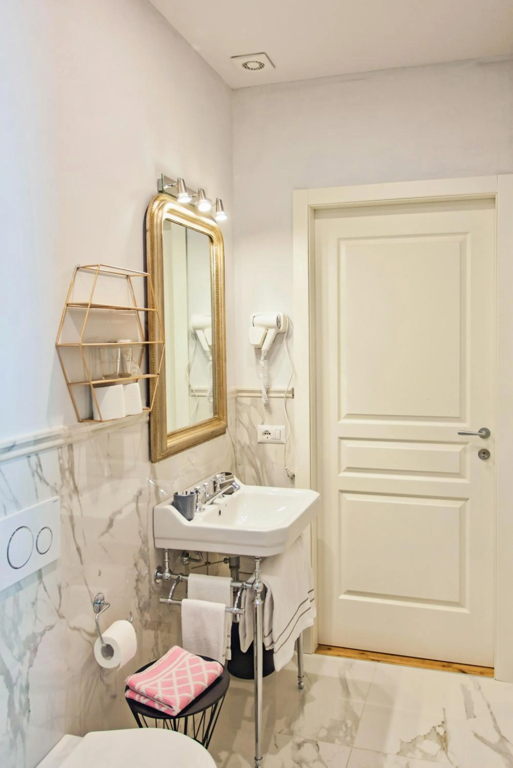 Bathroom in Hotel St. James