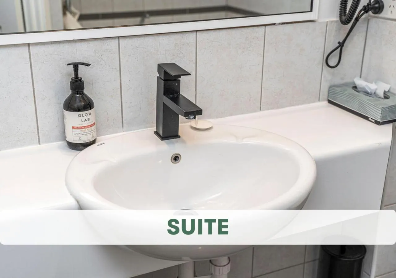 Shower in The Swan Valley Hotel