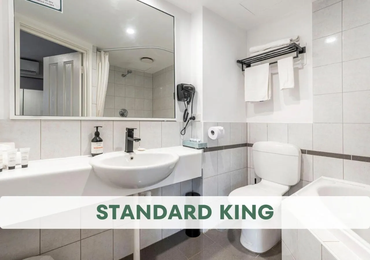 Shower in The Swan Valley Hotel