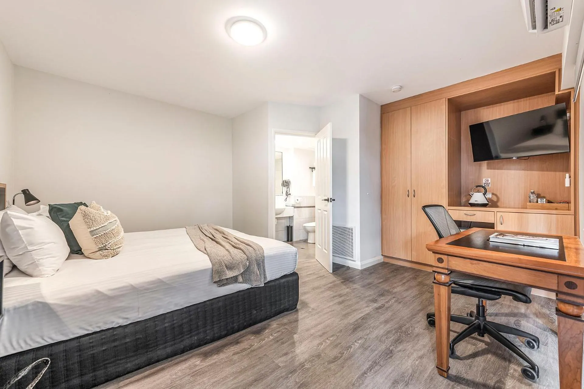 Bed in The Swan Valley Hotel